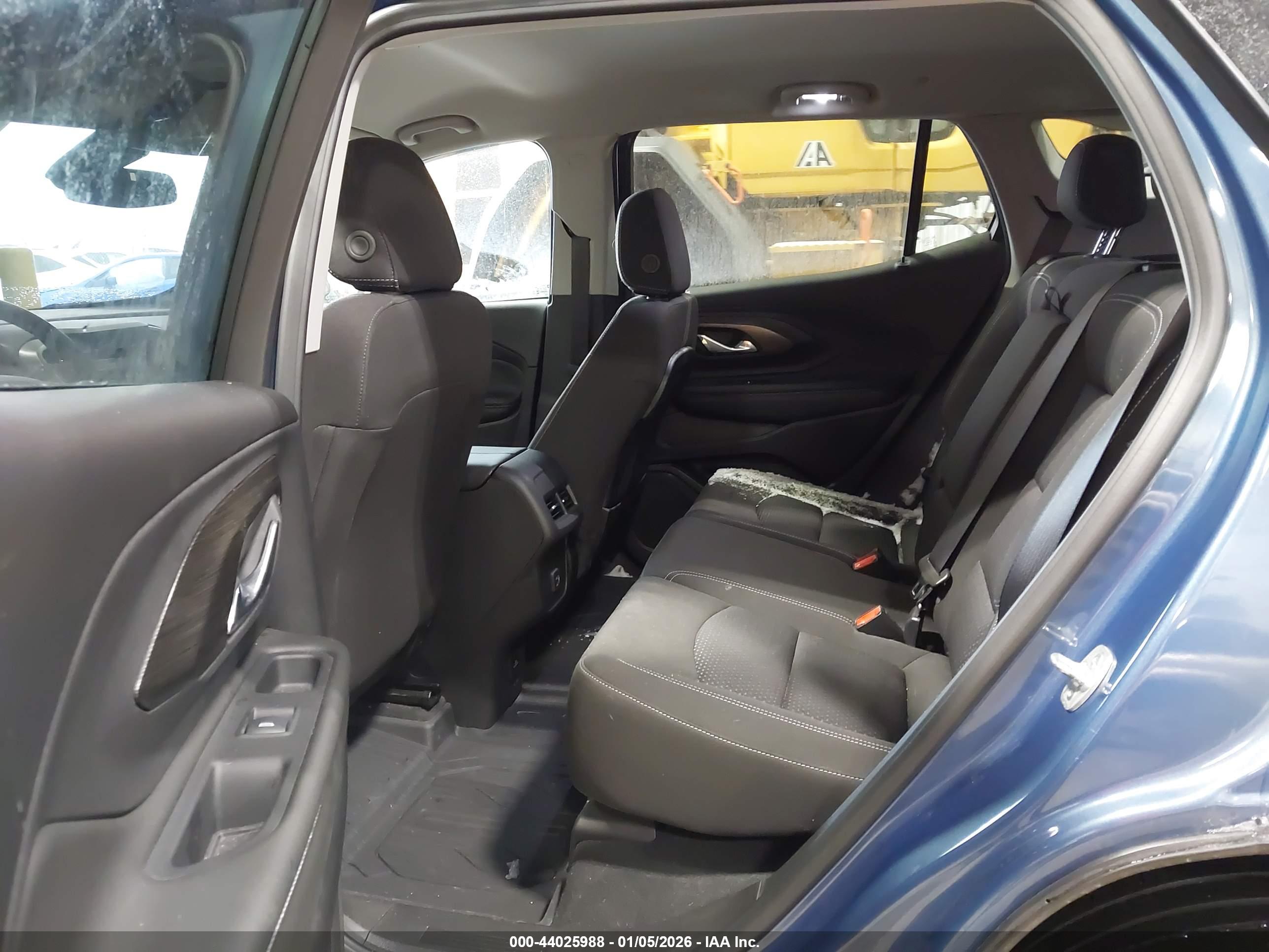 GMC TERRAIN image 8
