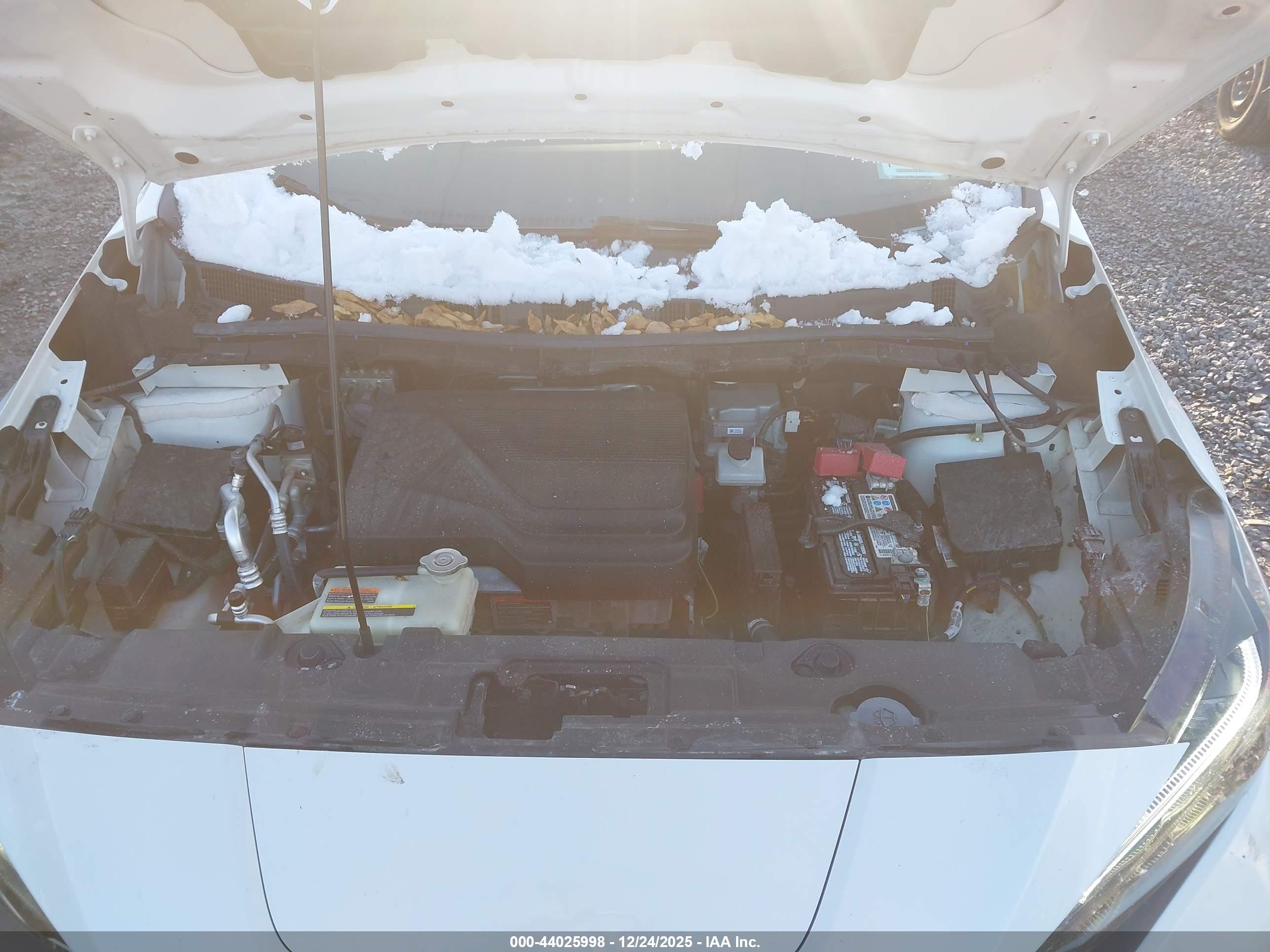 NISSAN LEAF image 10