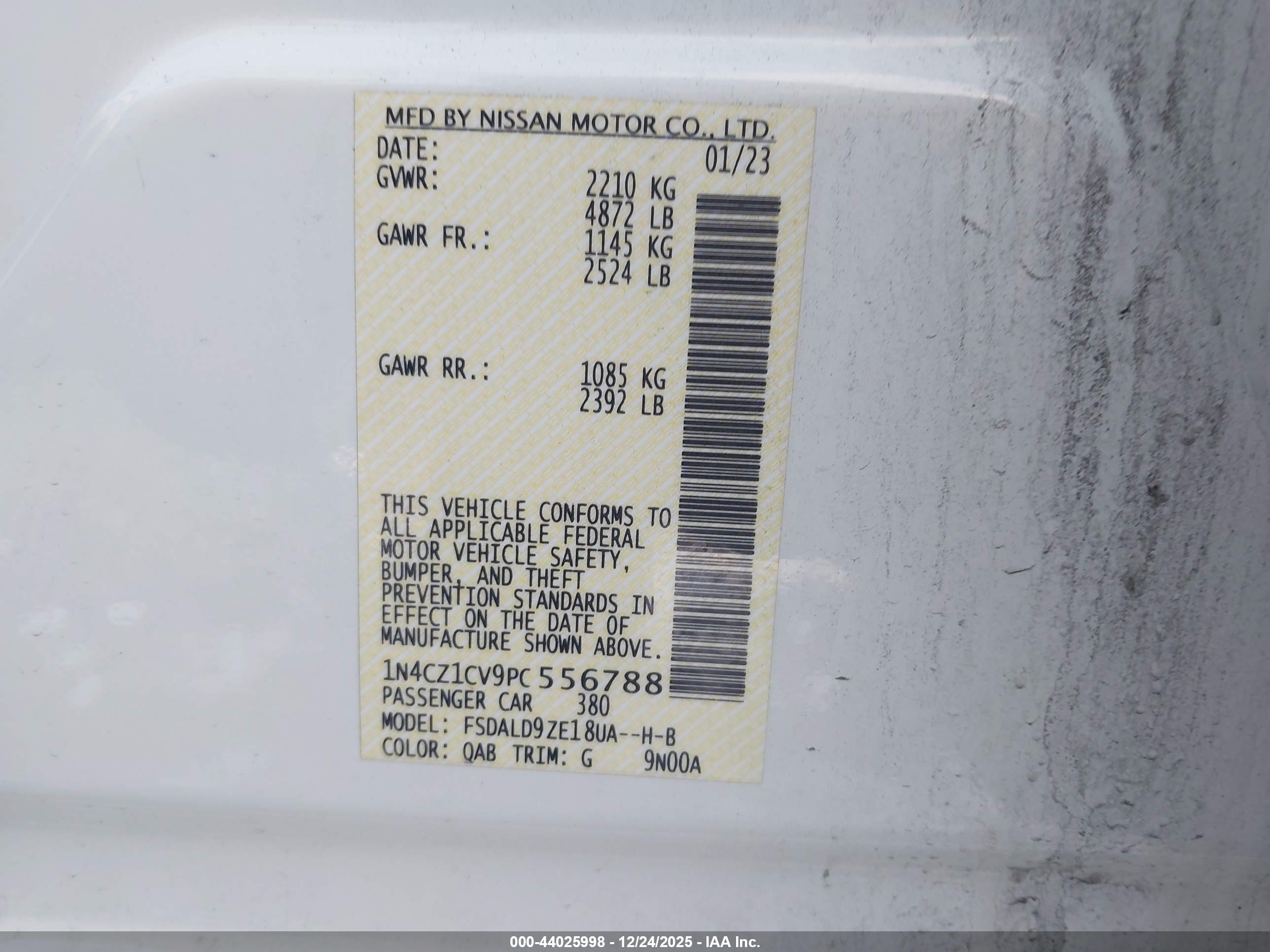 NISSAN LEAF image 9