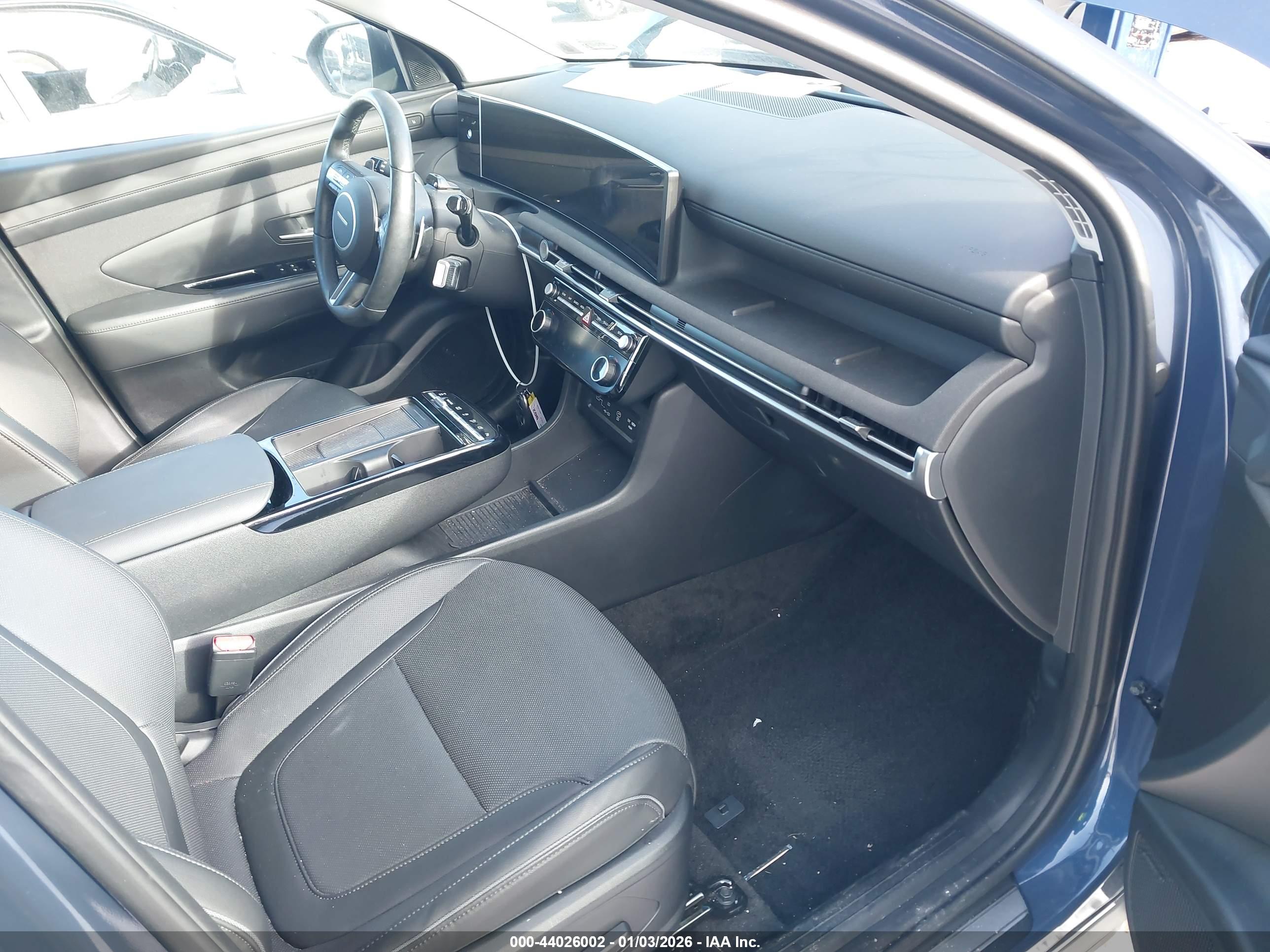 HYUNDAI TUCSON image 5