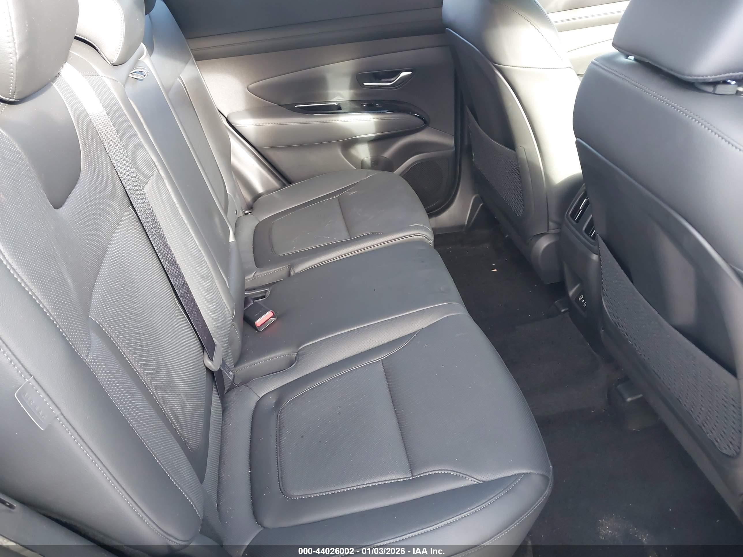 HYUNDAI TUCSON image 8