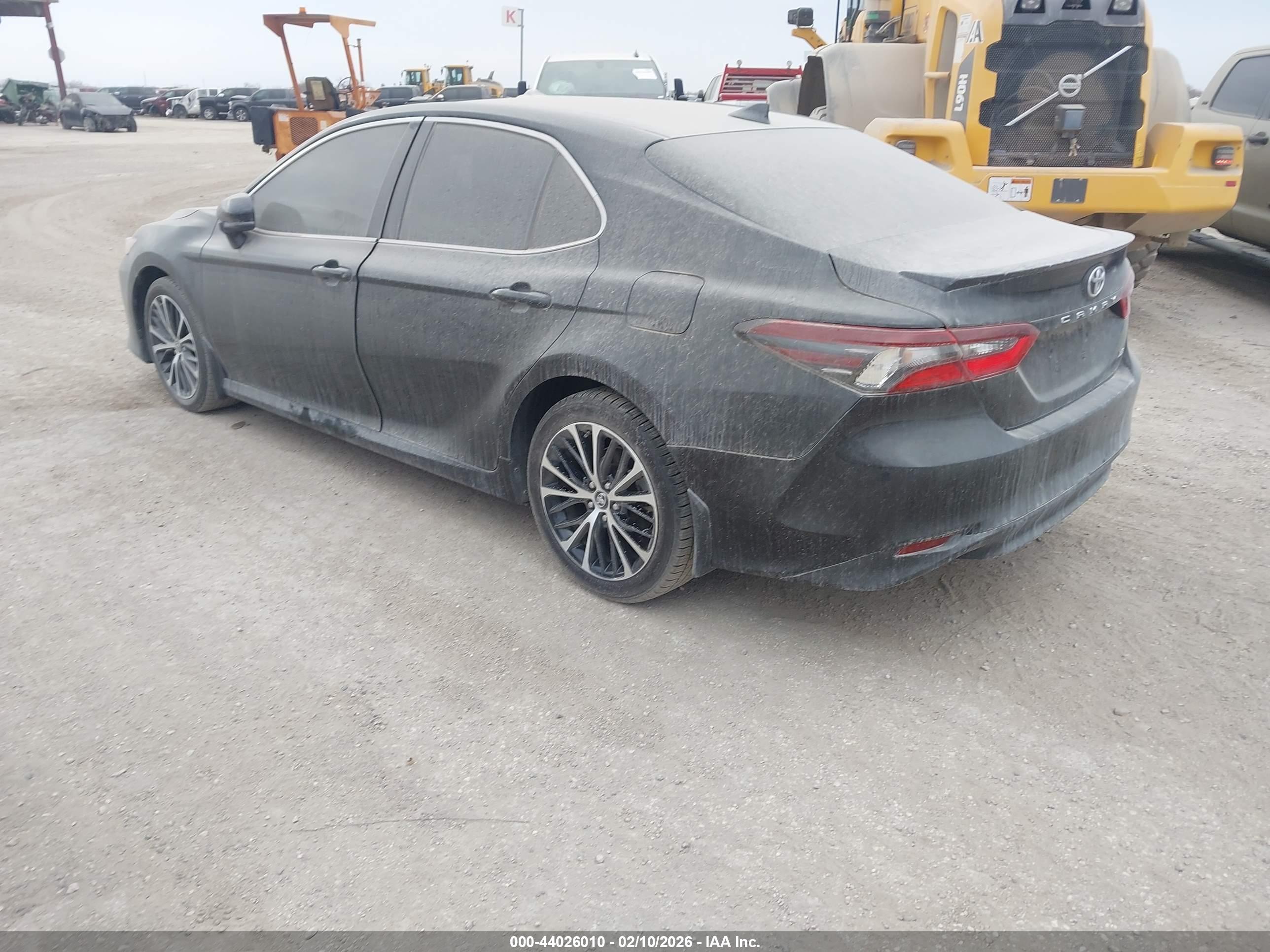 TOYOTA CAMRY image 3