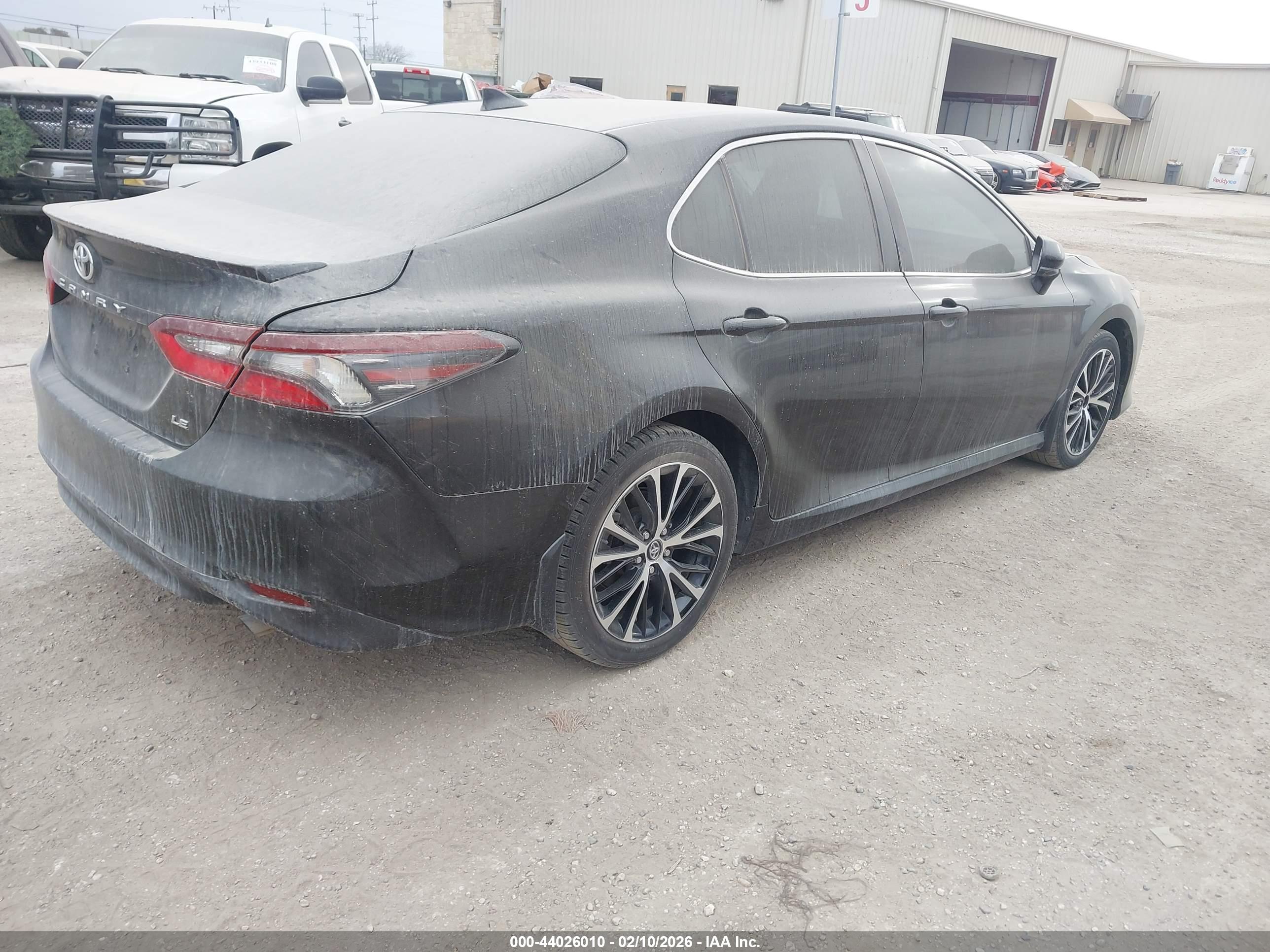 TOYOTA CAMRY image 4