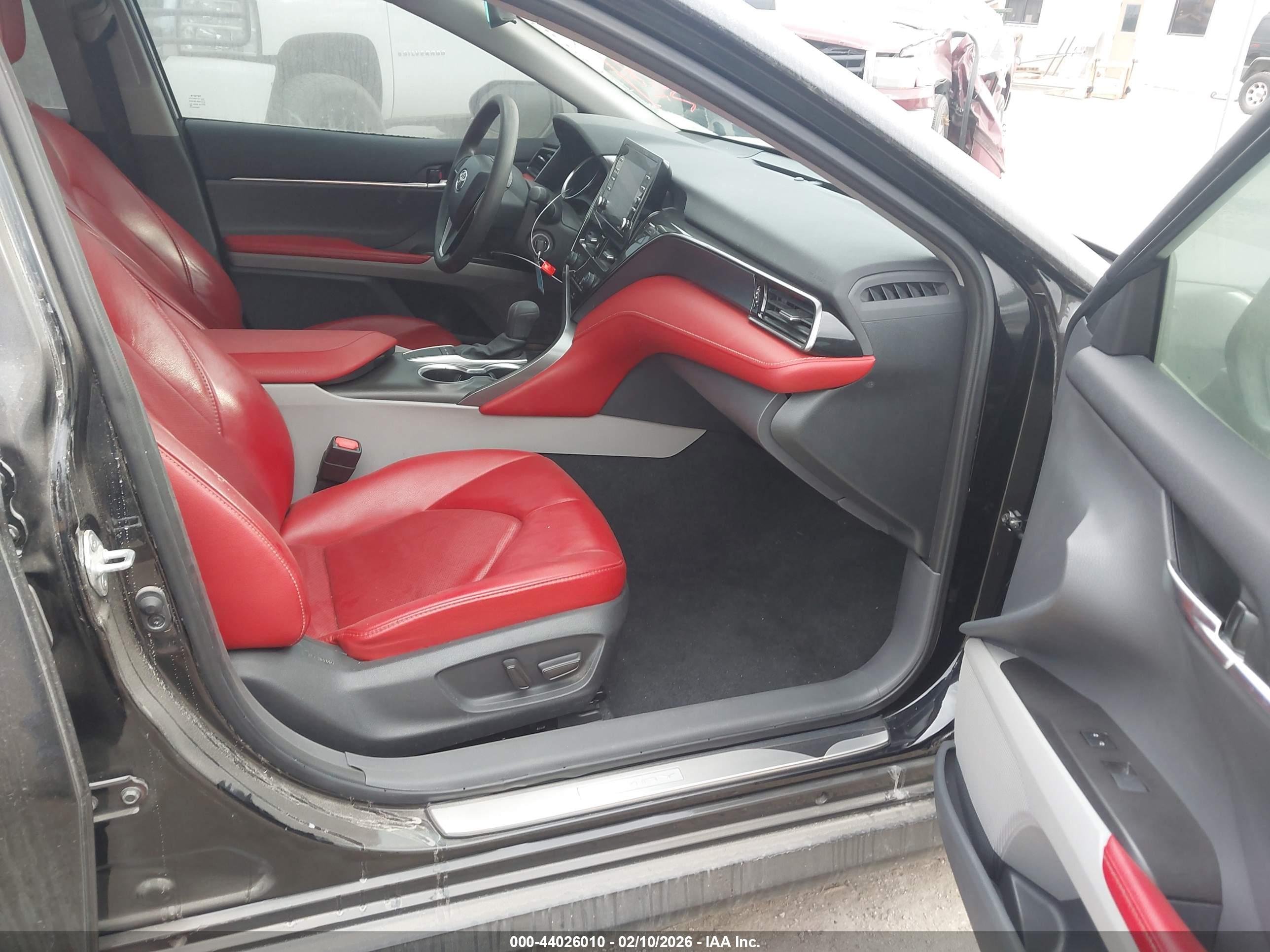TOYOTA CAMRY image 5