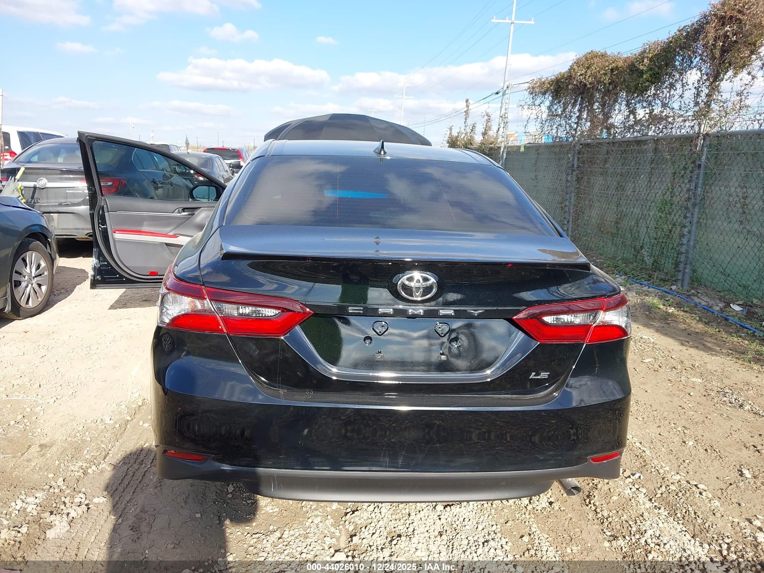 TOYOTA CAMRY image 6