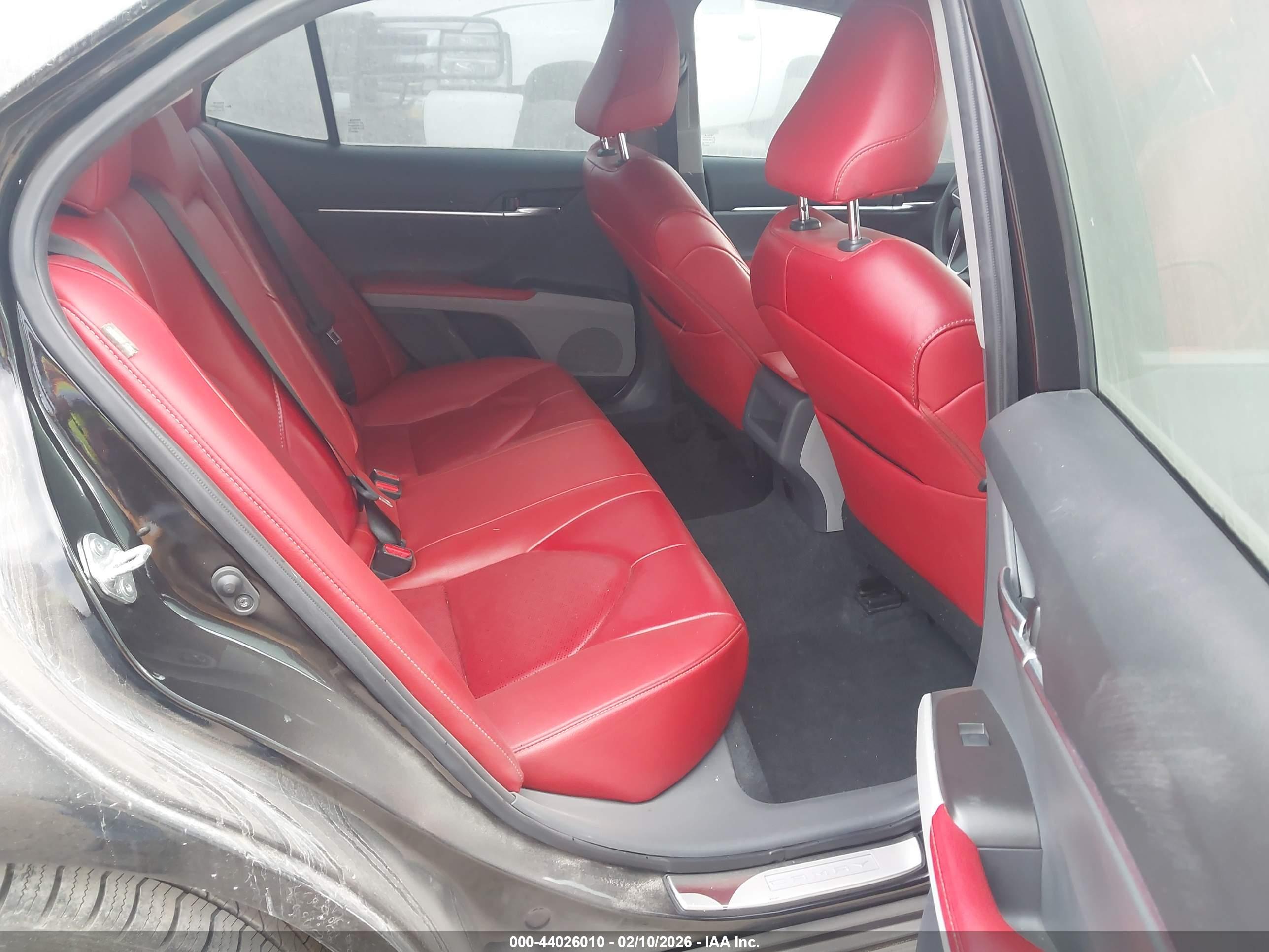TOYOTA CAMRY image 8