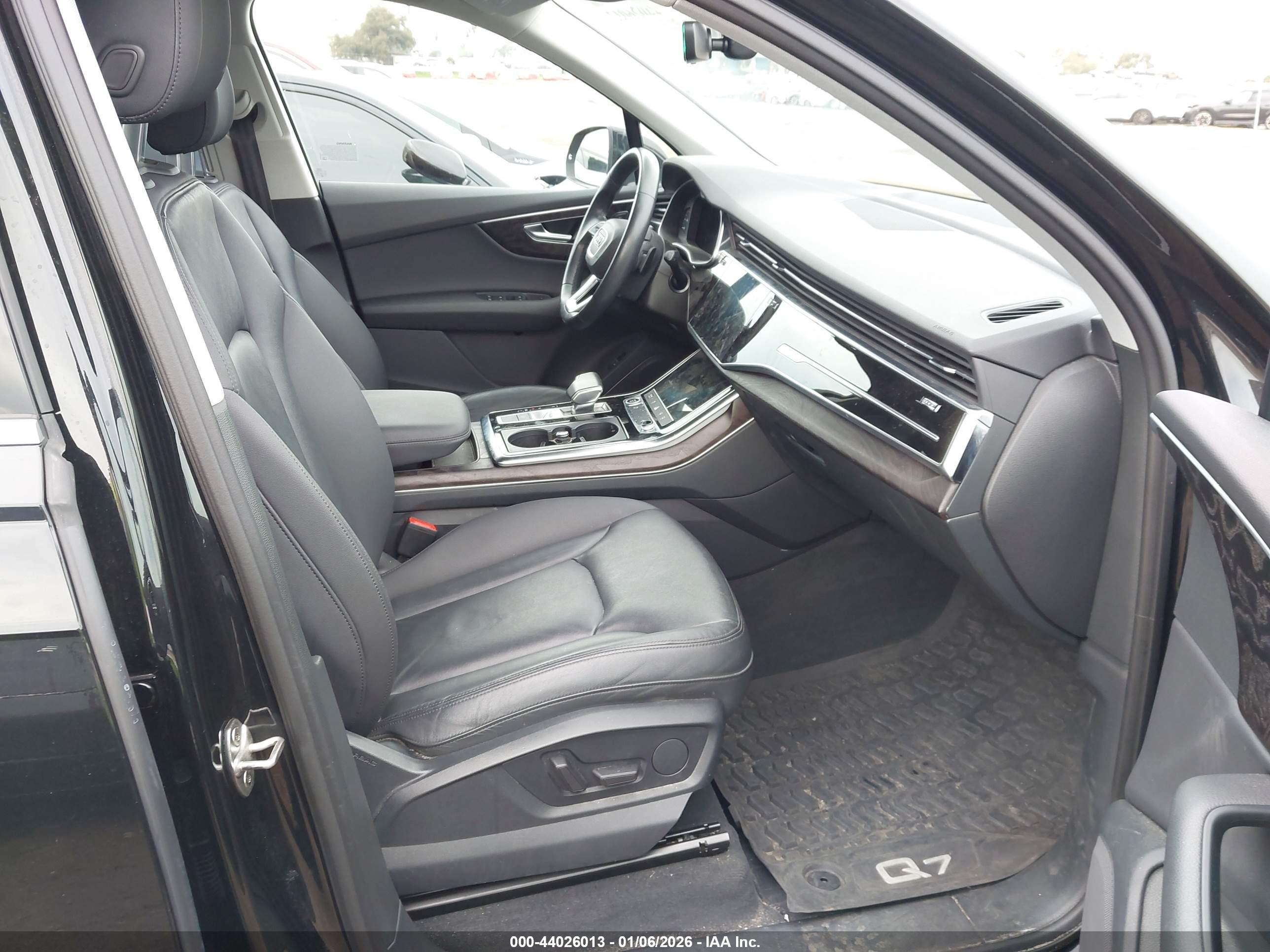 AUDI Q7 image 5