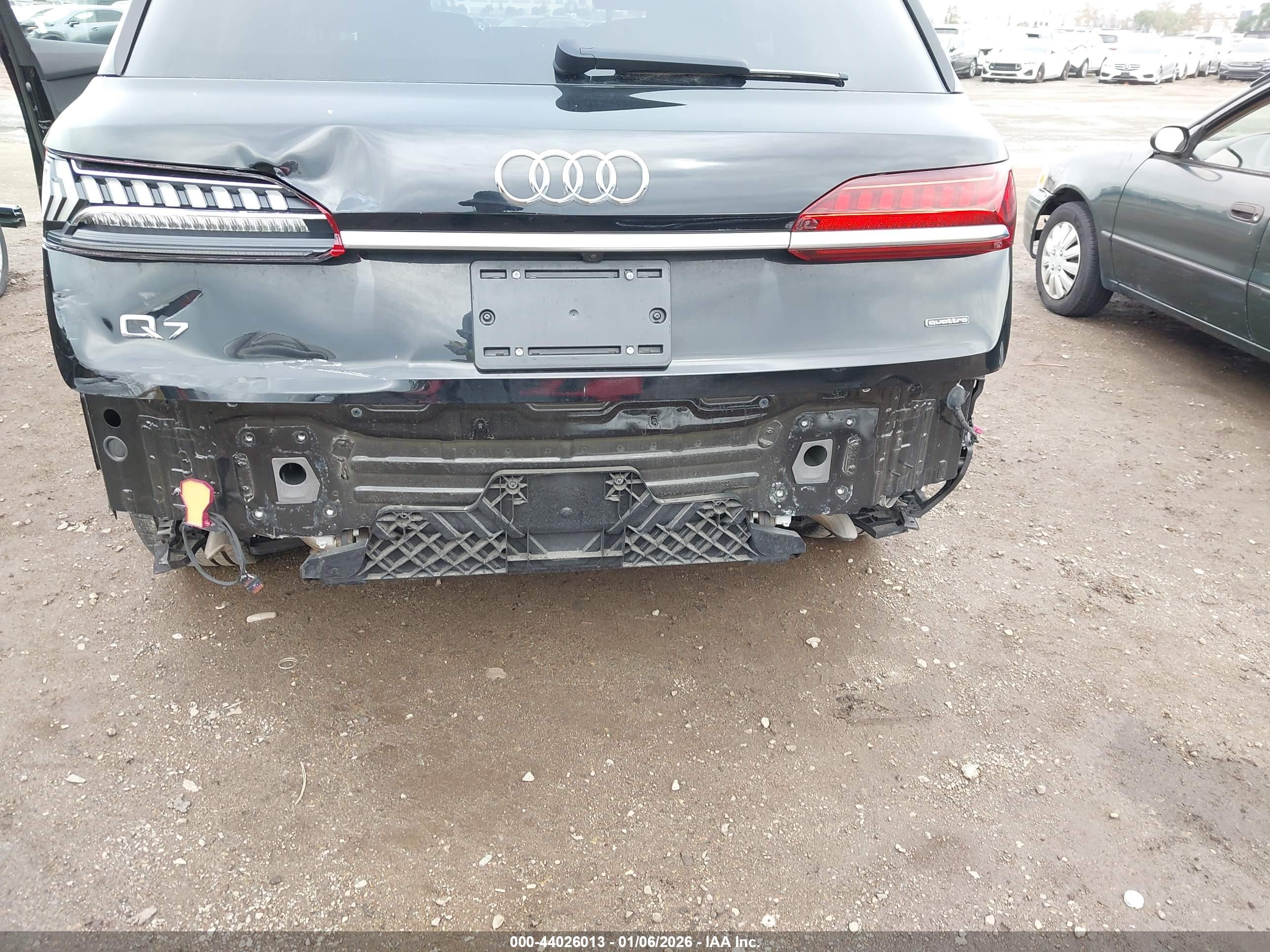 AUDI Q7 image 6