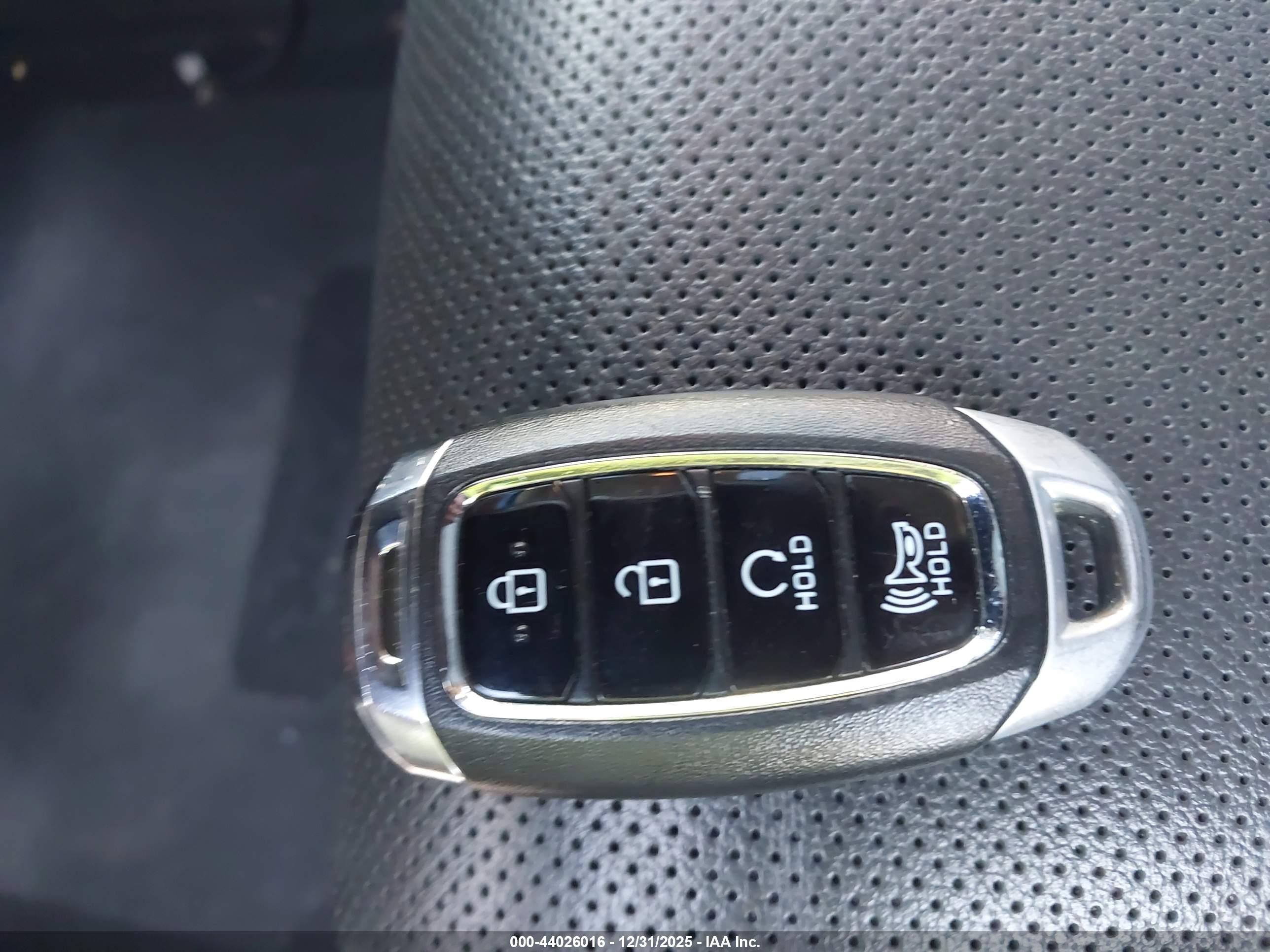 HYUNDAI KONA image 11