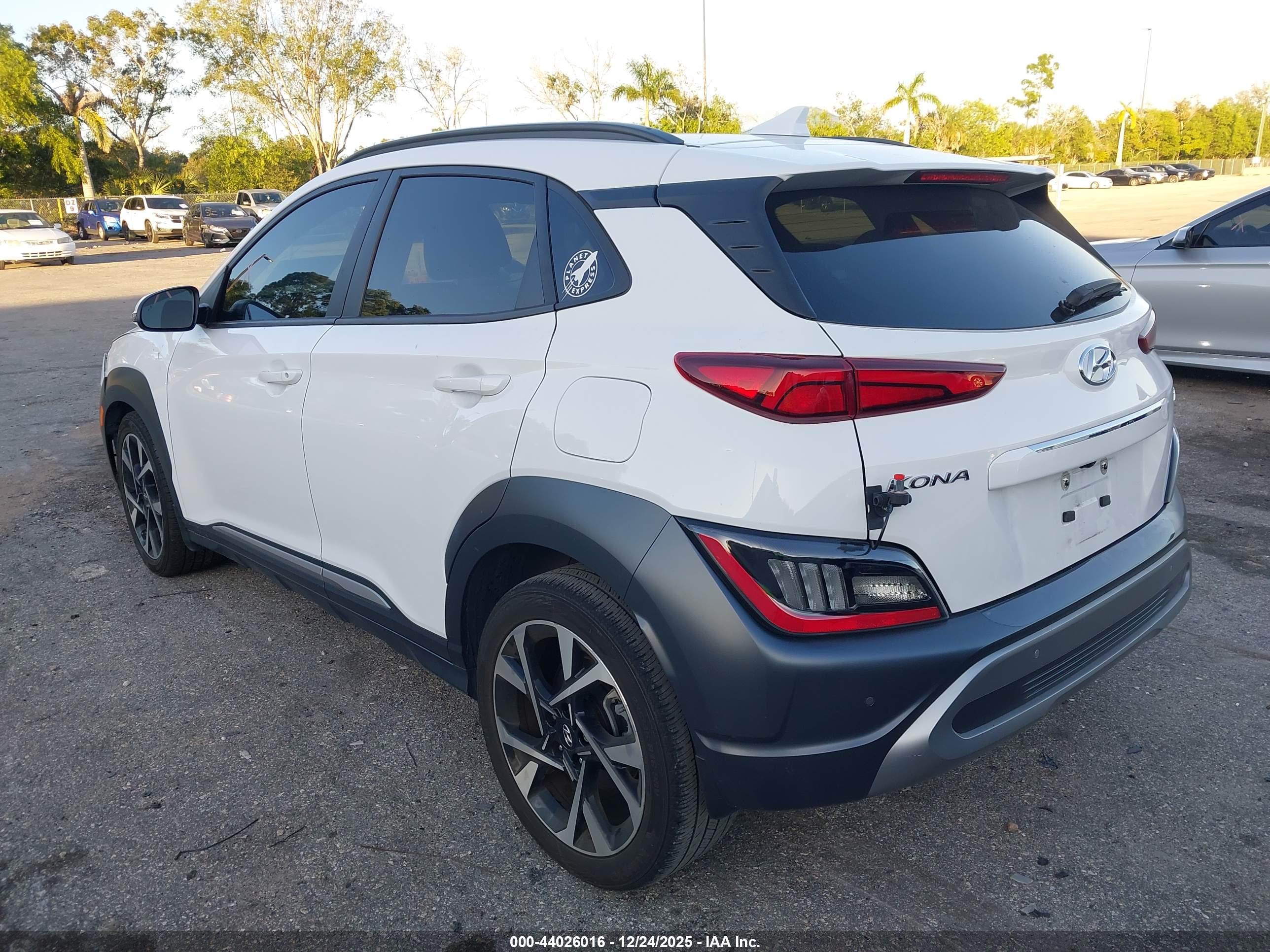HYUNDAI KONA image 3