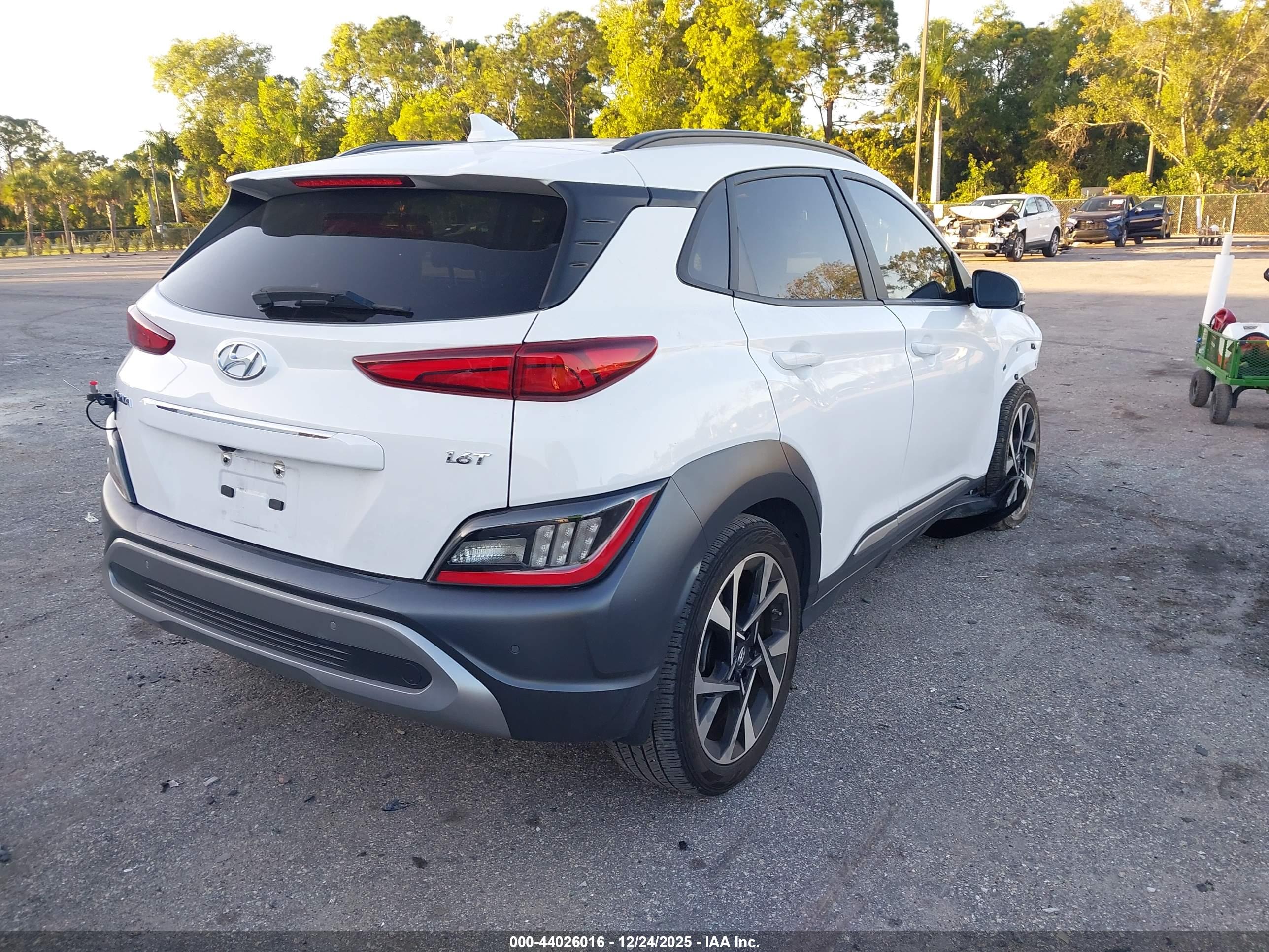 HYUNDAI KONA image 4