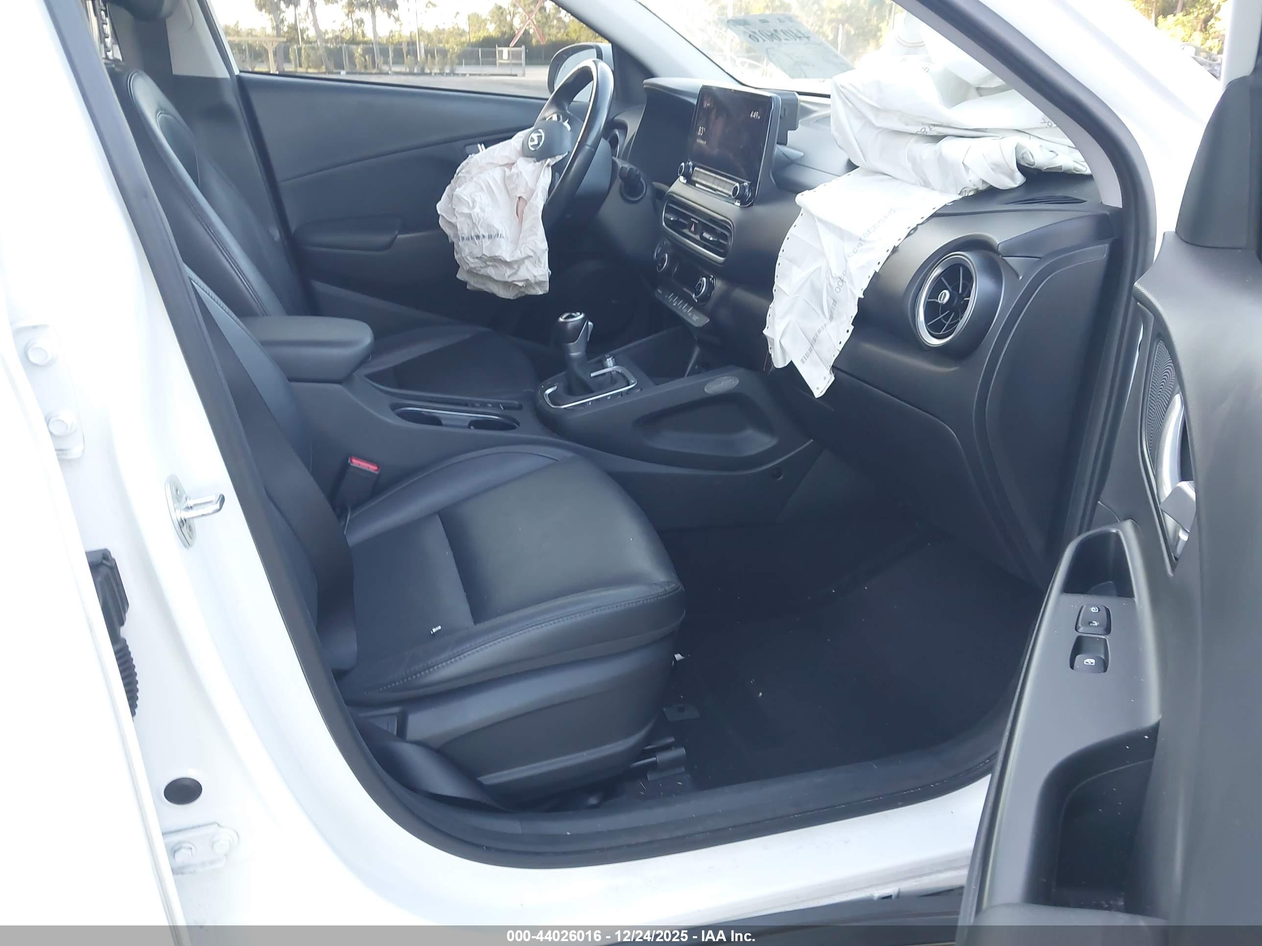 HYUNDAI KONA image 5