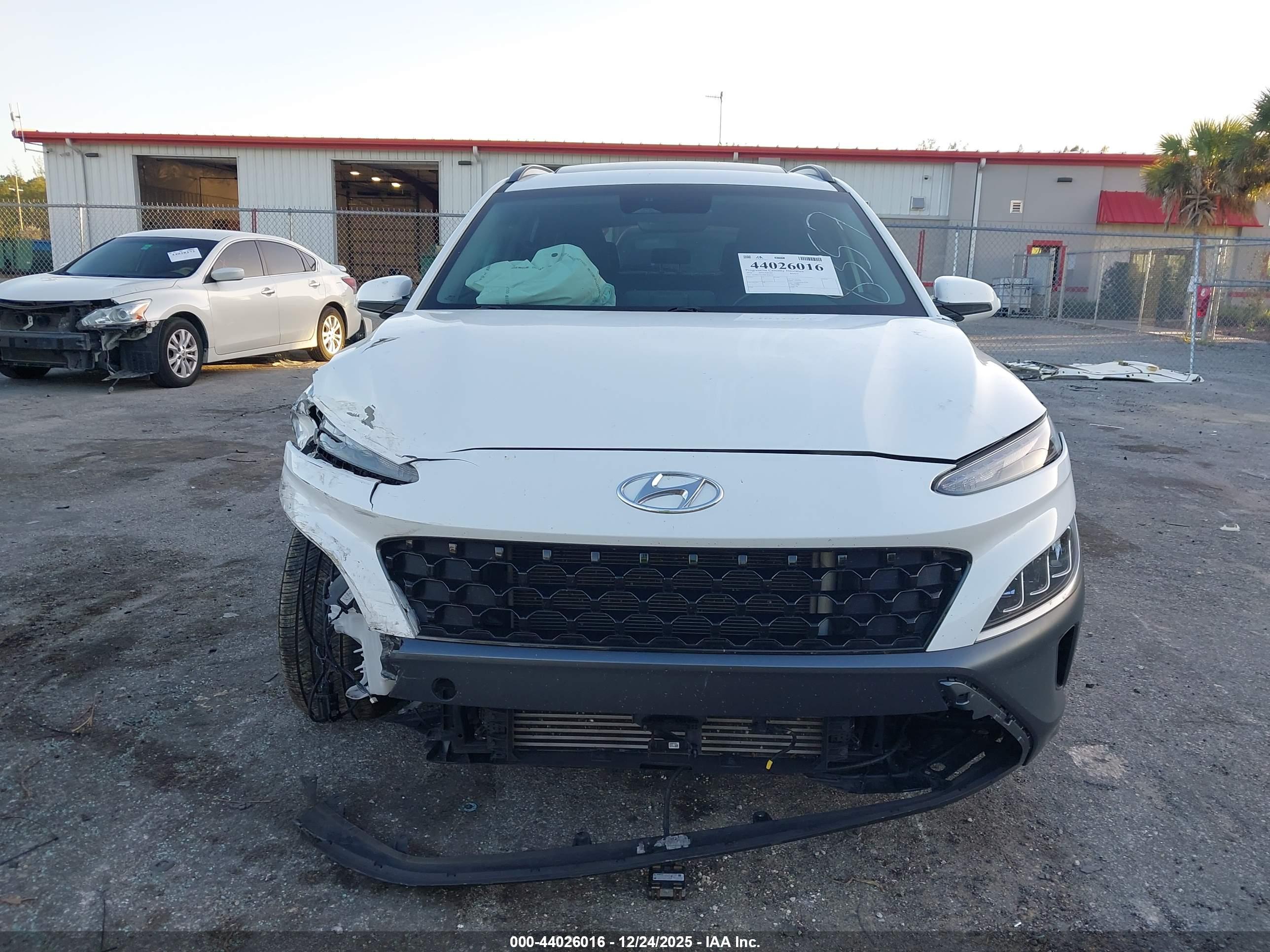 HYUNDAI KONA image 6