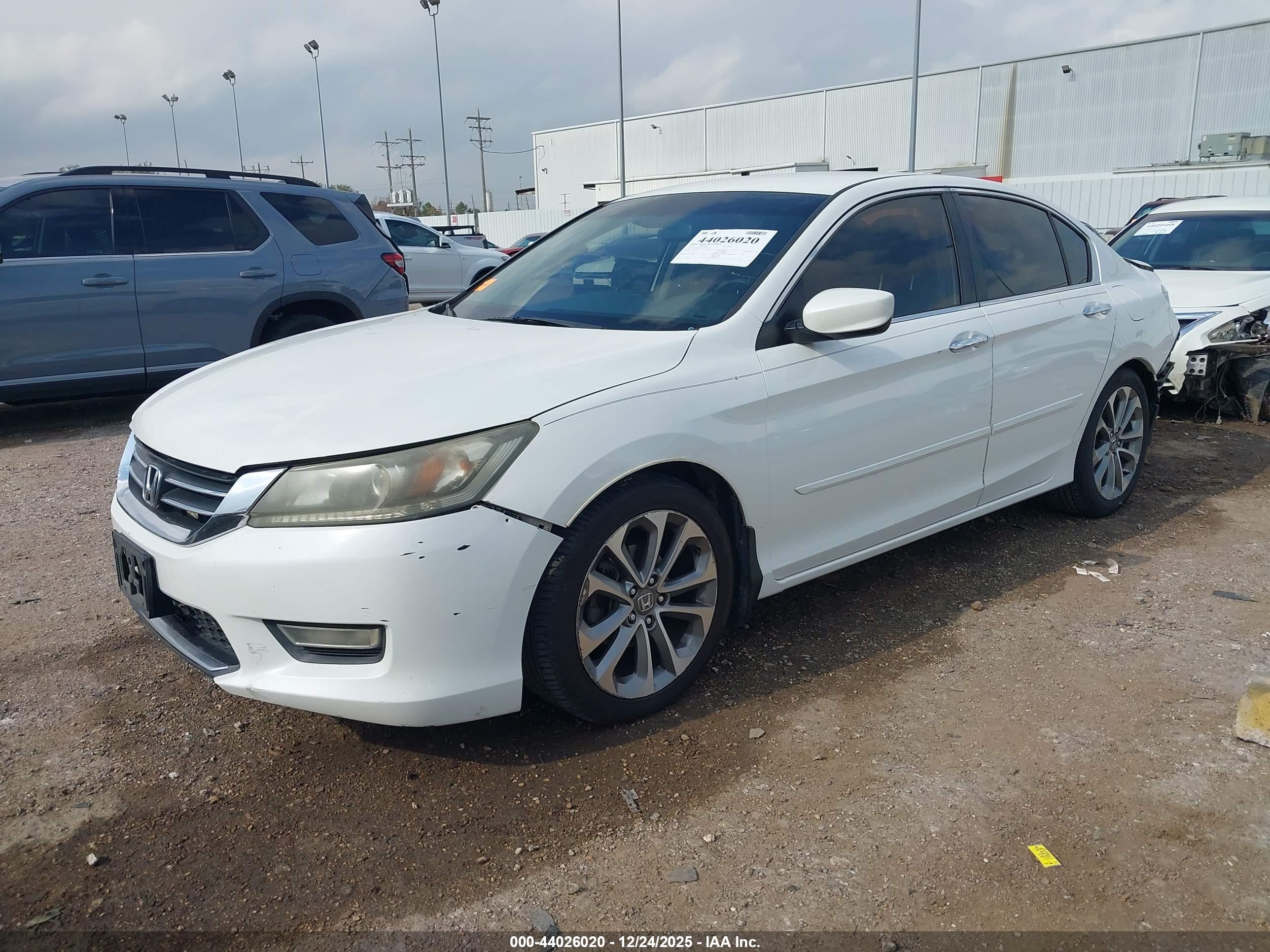 HONDA ACCORD image 2