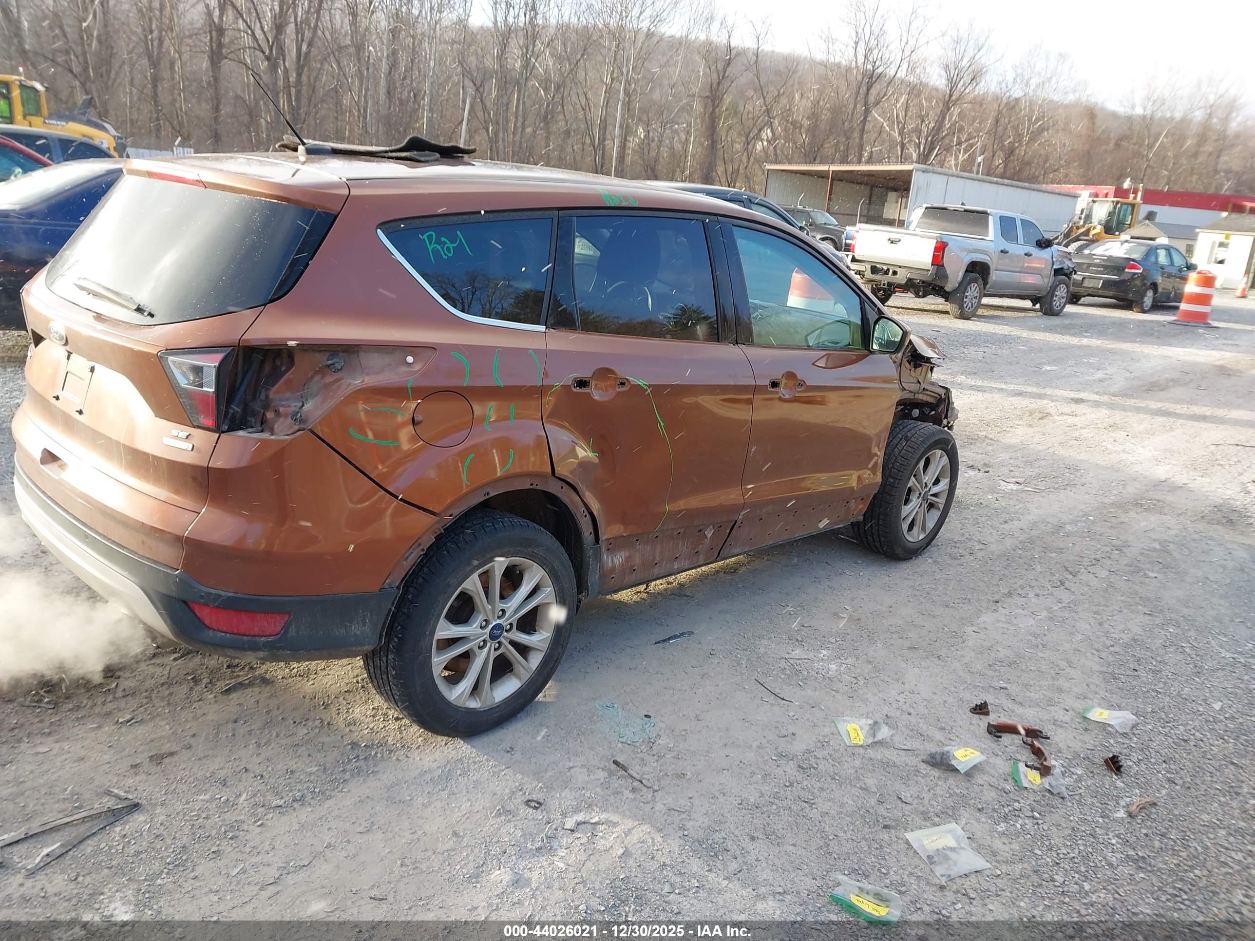 FORD ESCAPE image 4