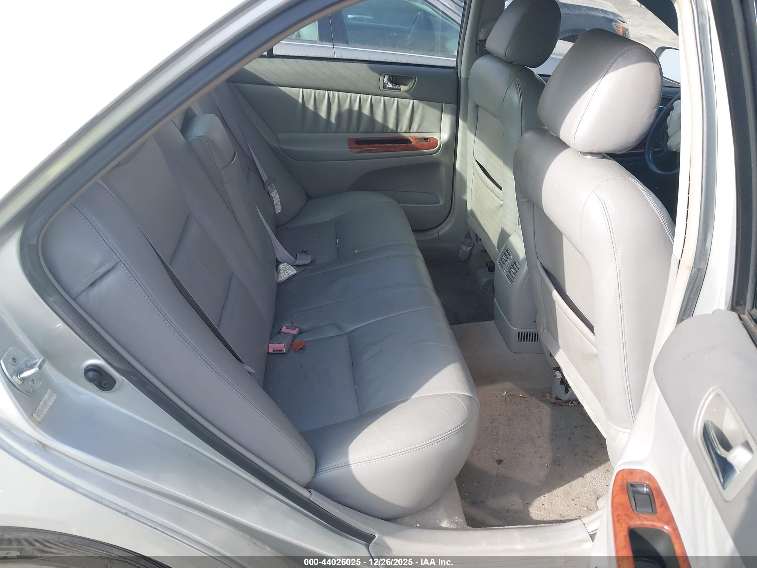 TOYOTA CAMRY image 8