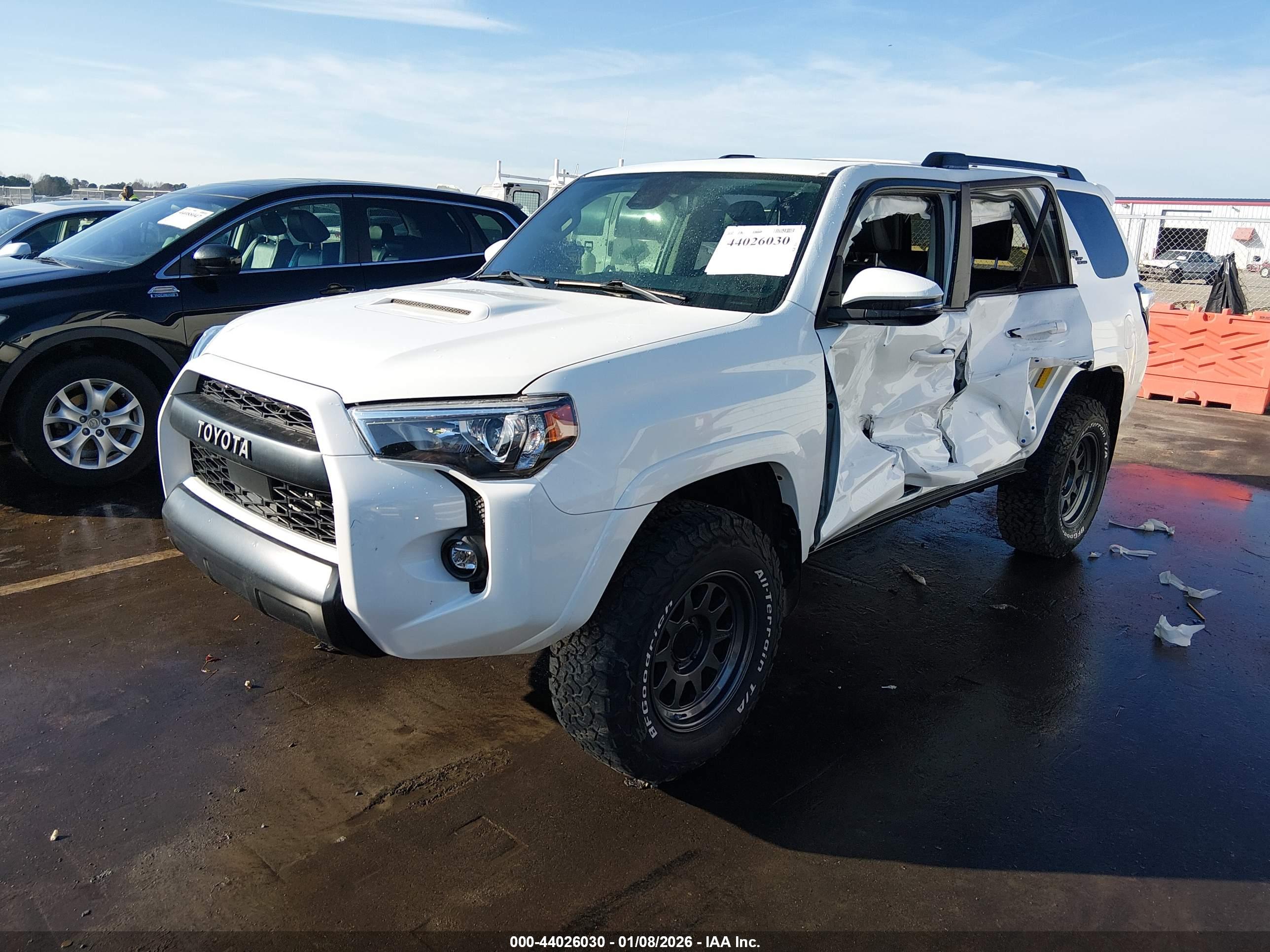 TOYOTA 4RUNNER image 2