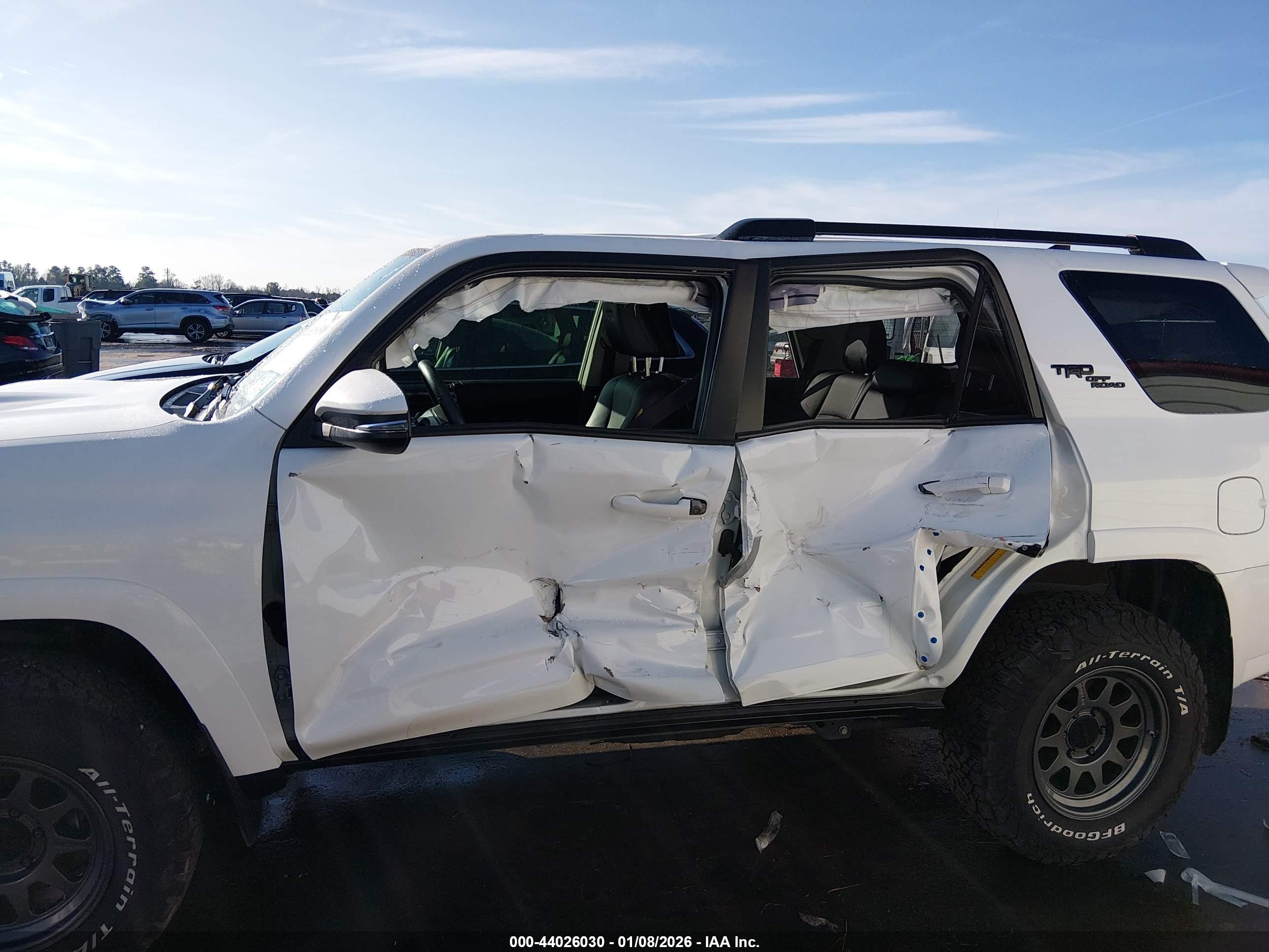 TOYOTA 4RUNNER image 6