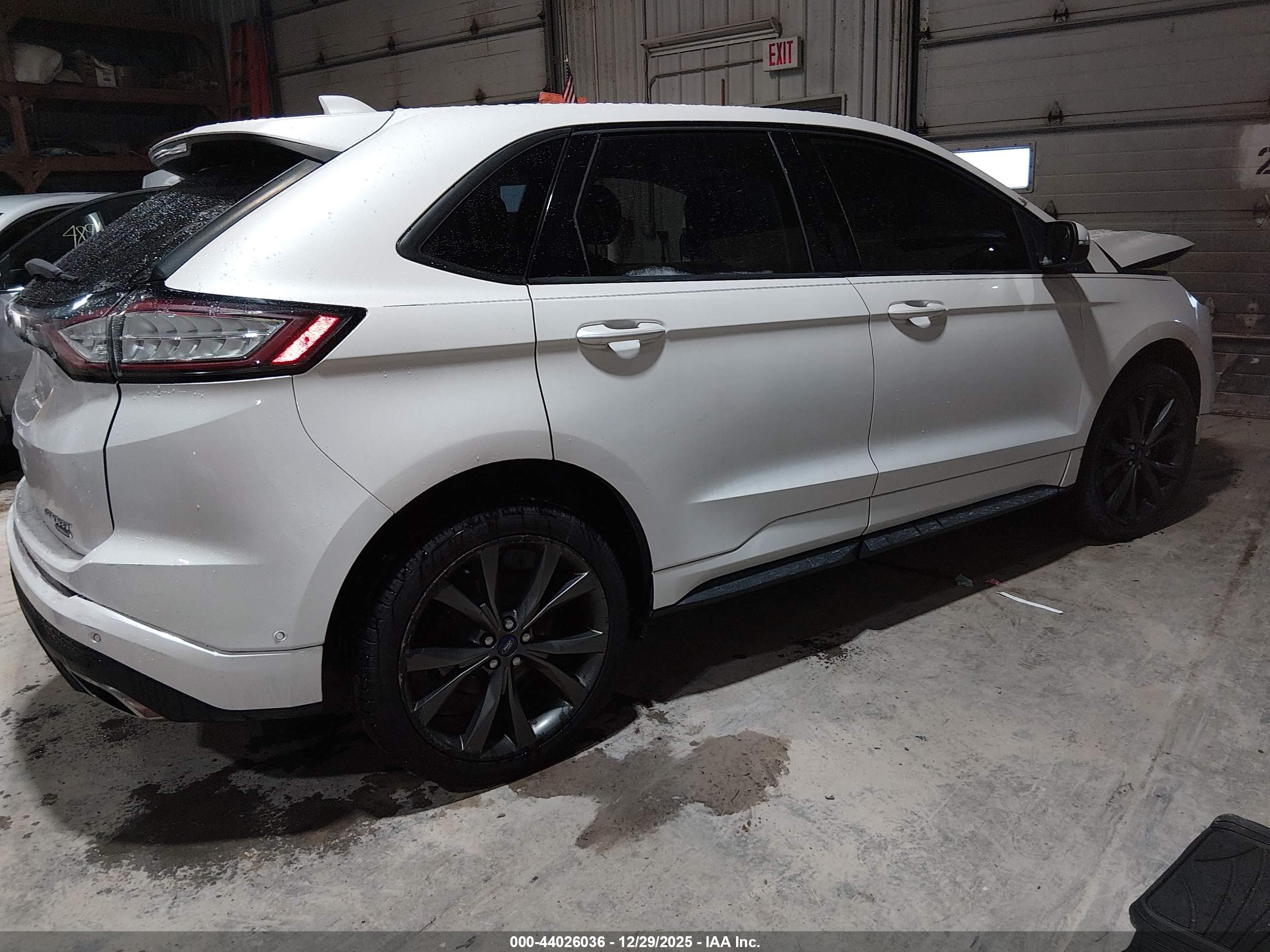FORD EDGE image 4