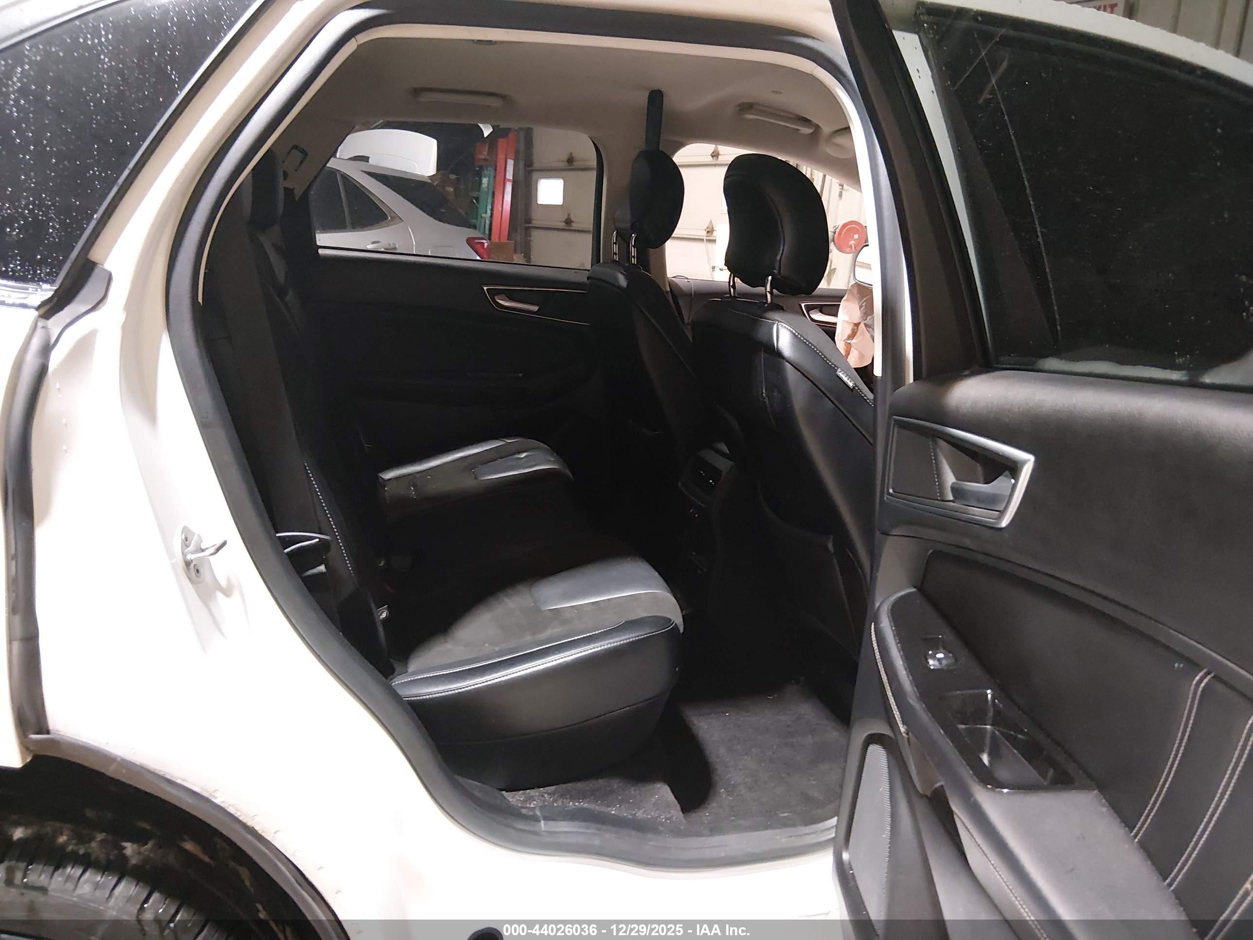 FORD EDGE image 8