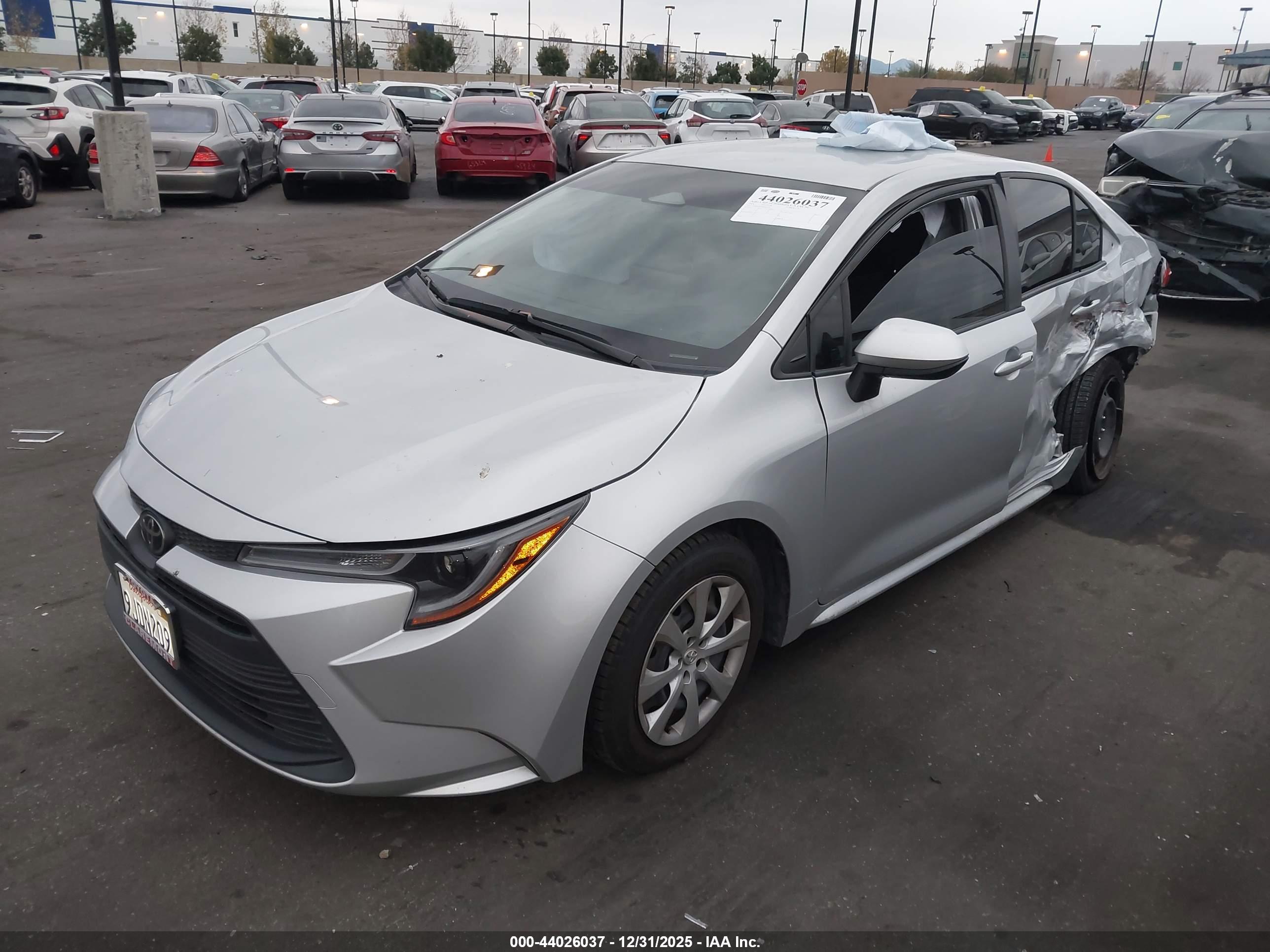 TOYOTA COROLLA image 2