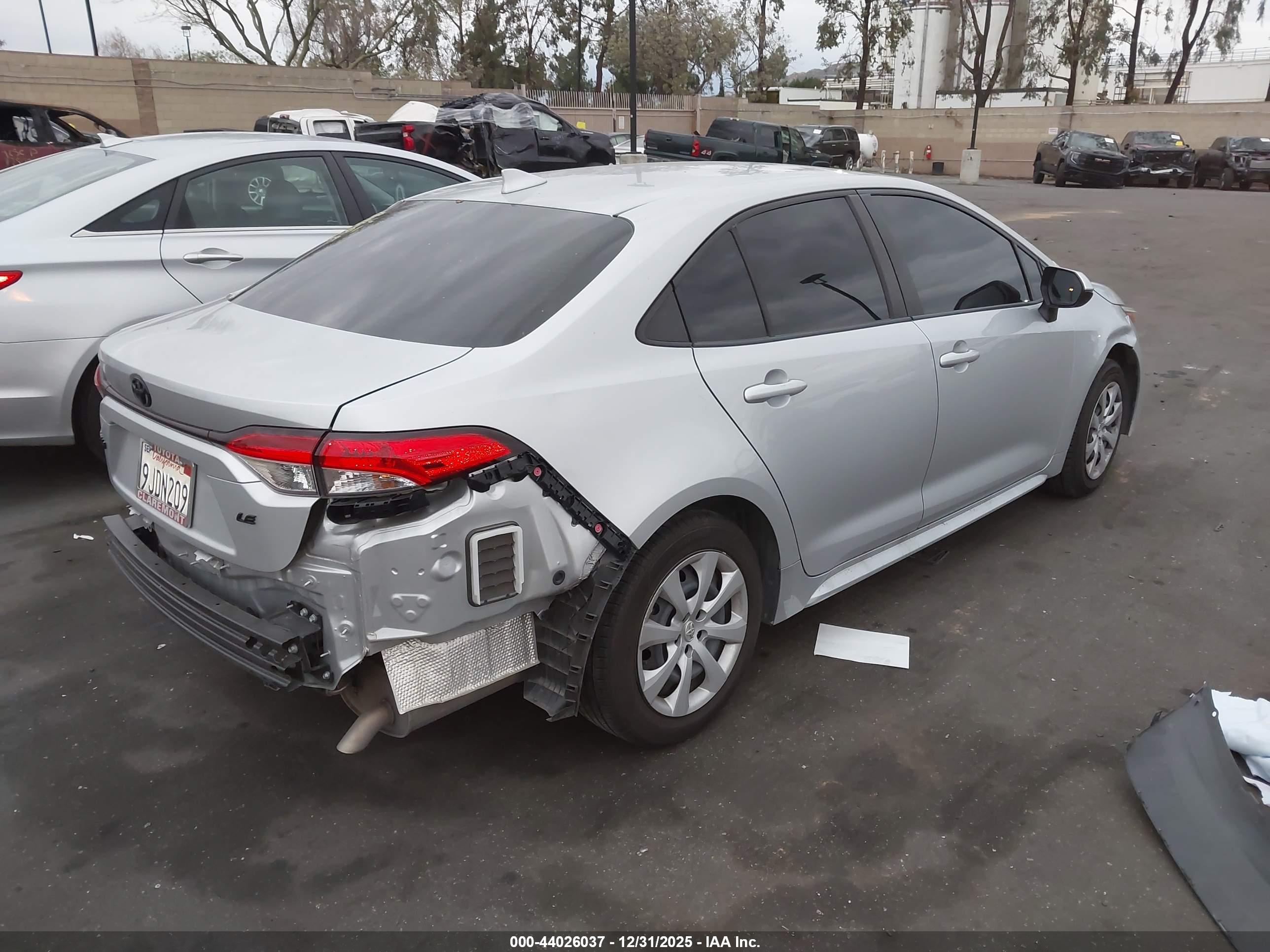 TOYOTA COROLLA image 4