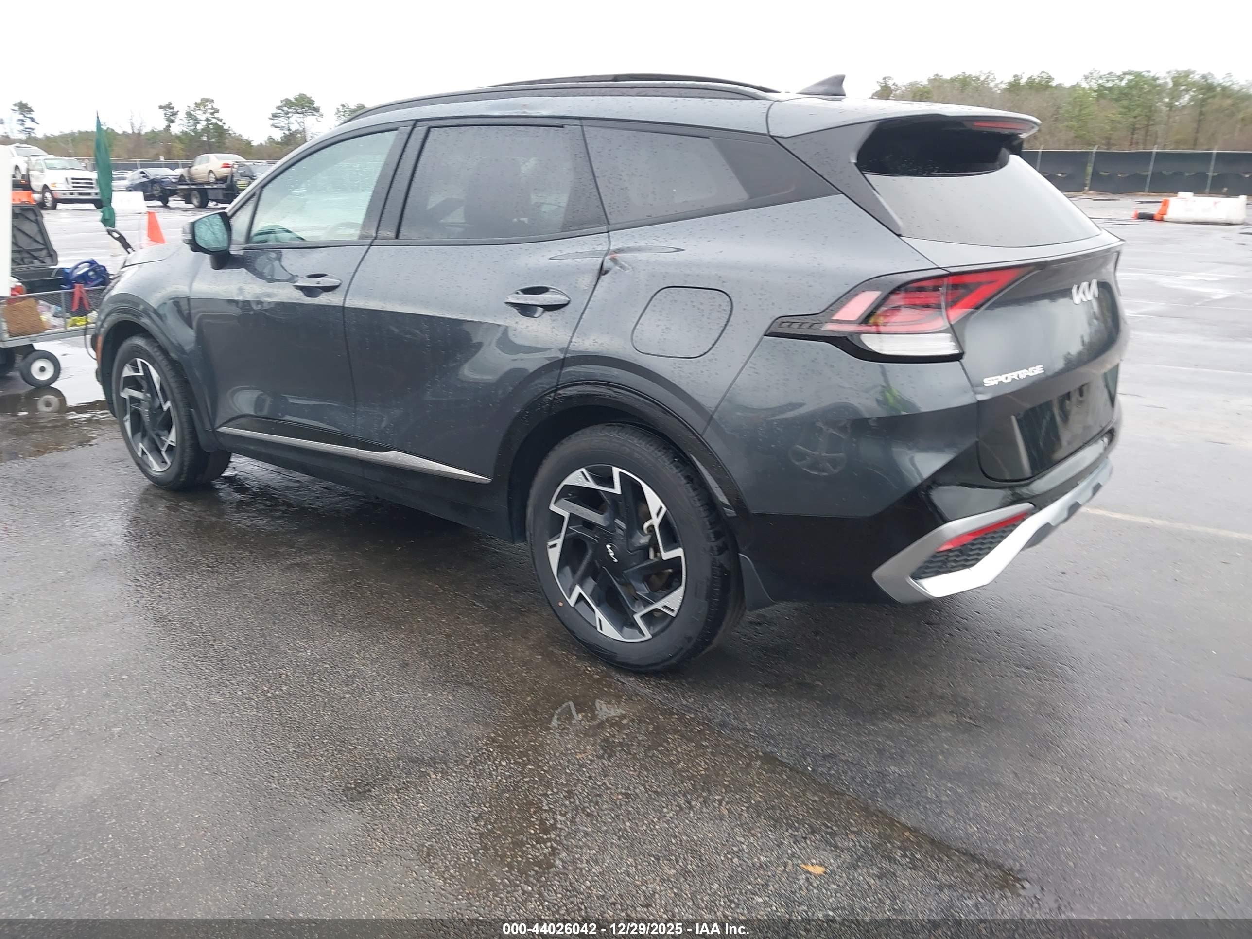 KIA SPORTAGE image 3