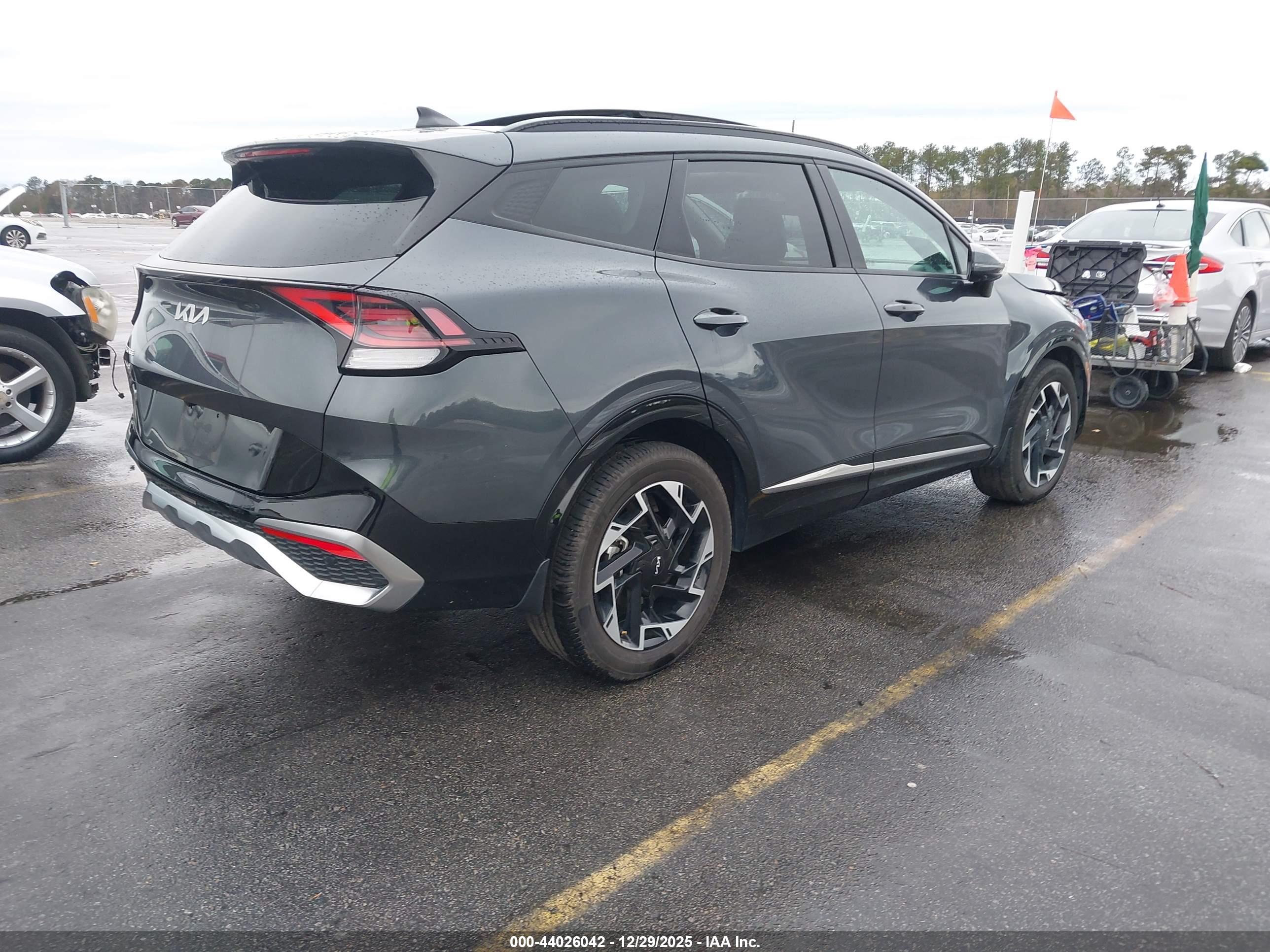 KIA SPORTAGE image 4