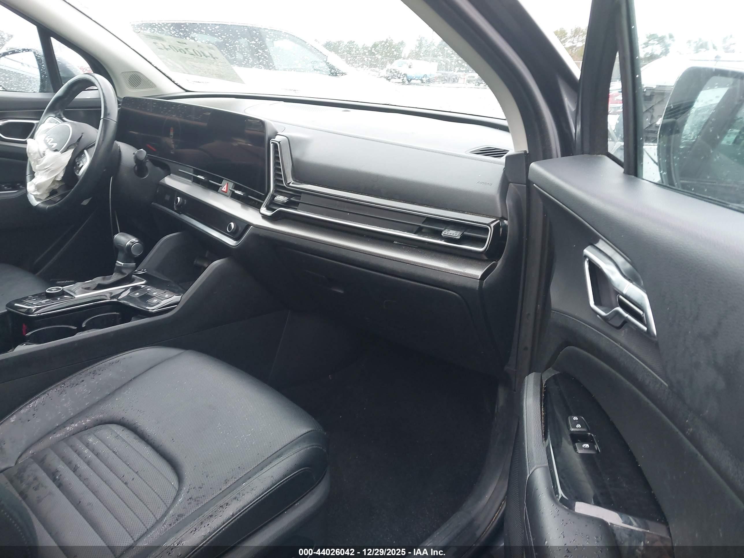 KIA SPORTAGE image 5