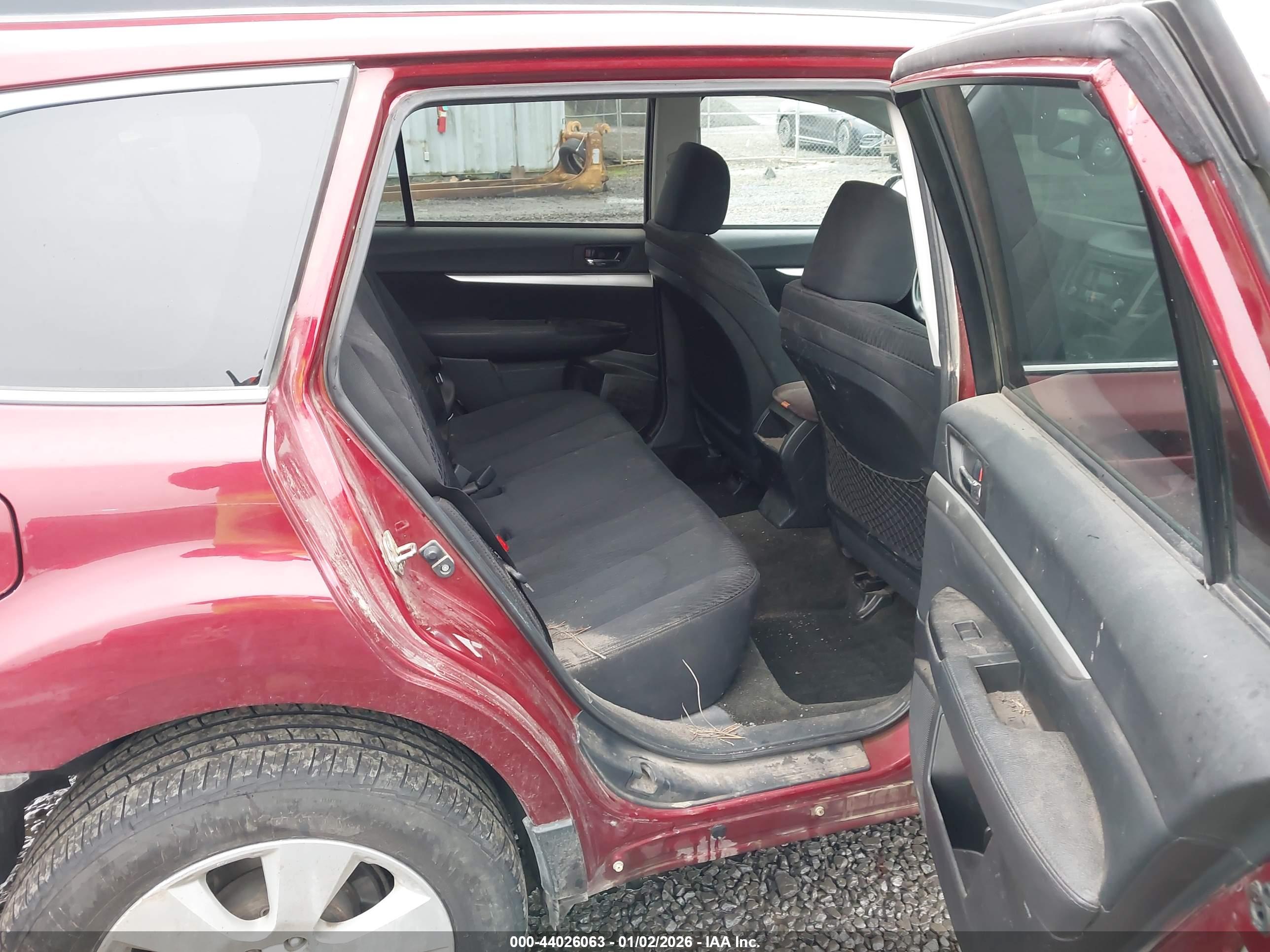 SUBARU OUTBACK image 8