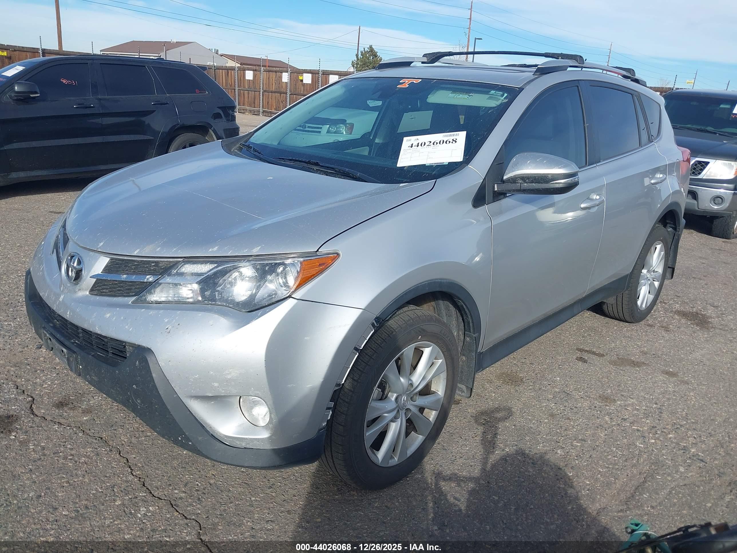 TOYOTA RAV4 image 2