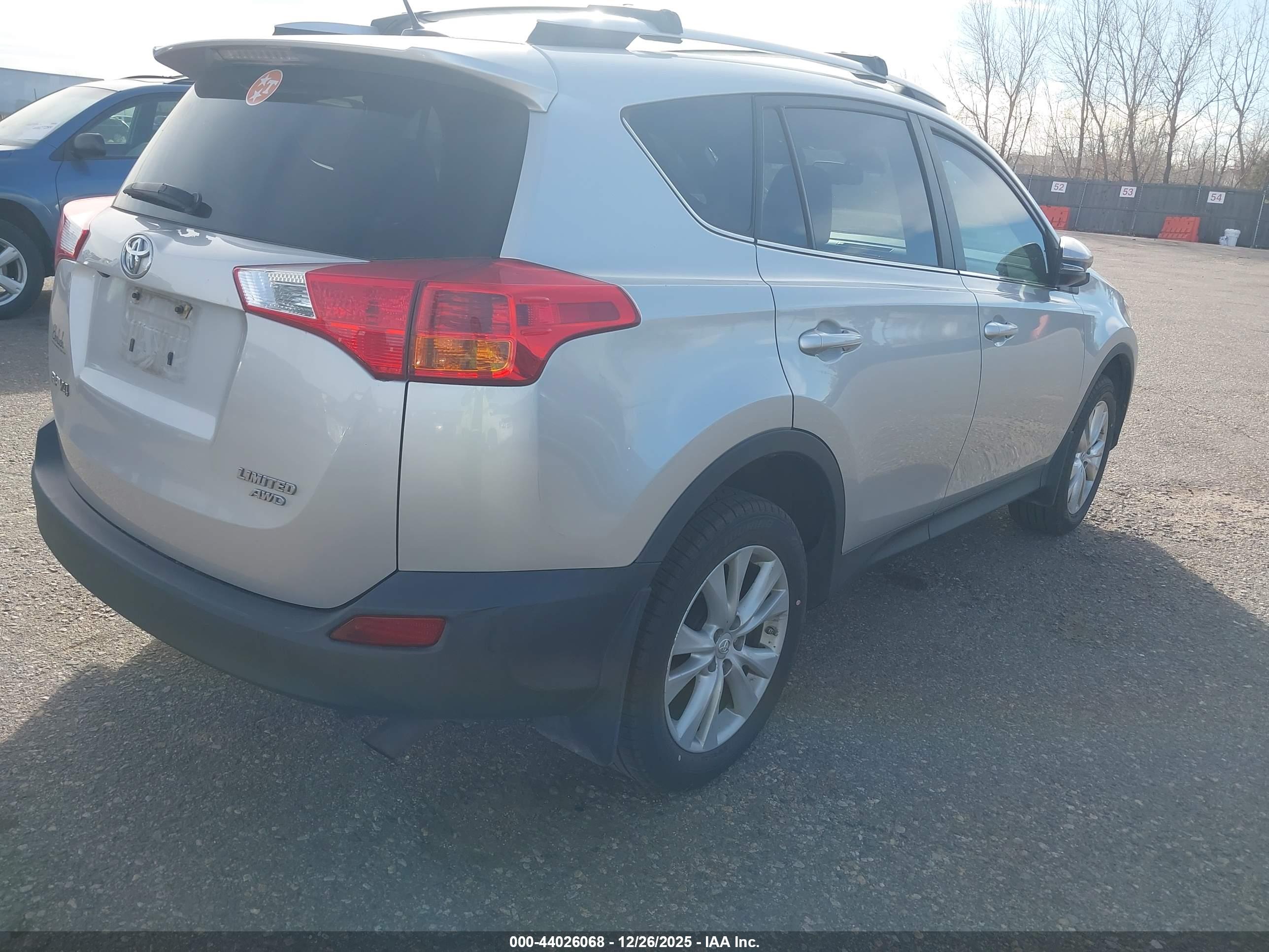 TOYOTA RAV4 image 4
