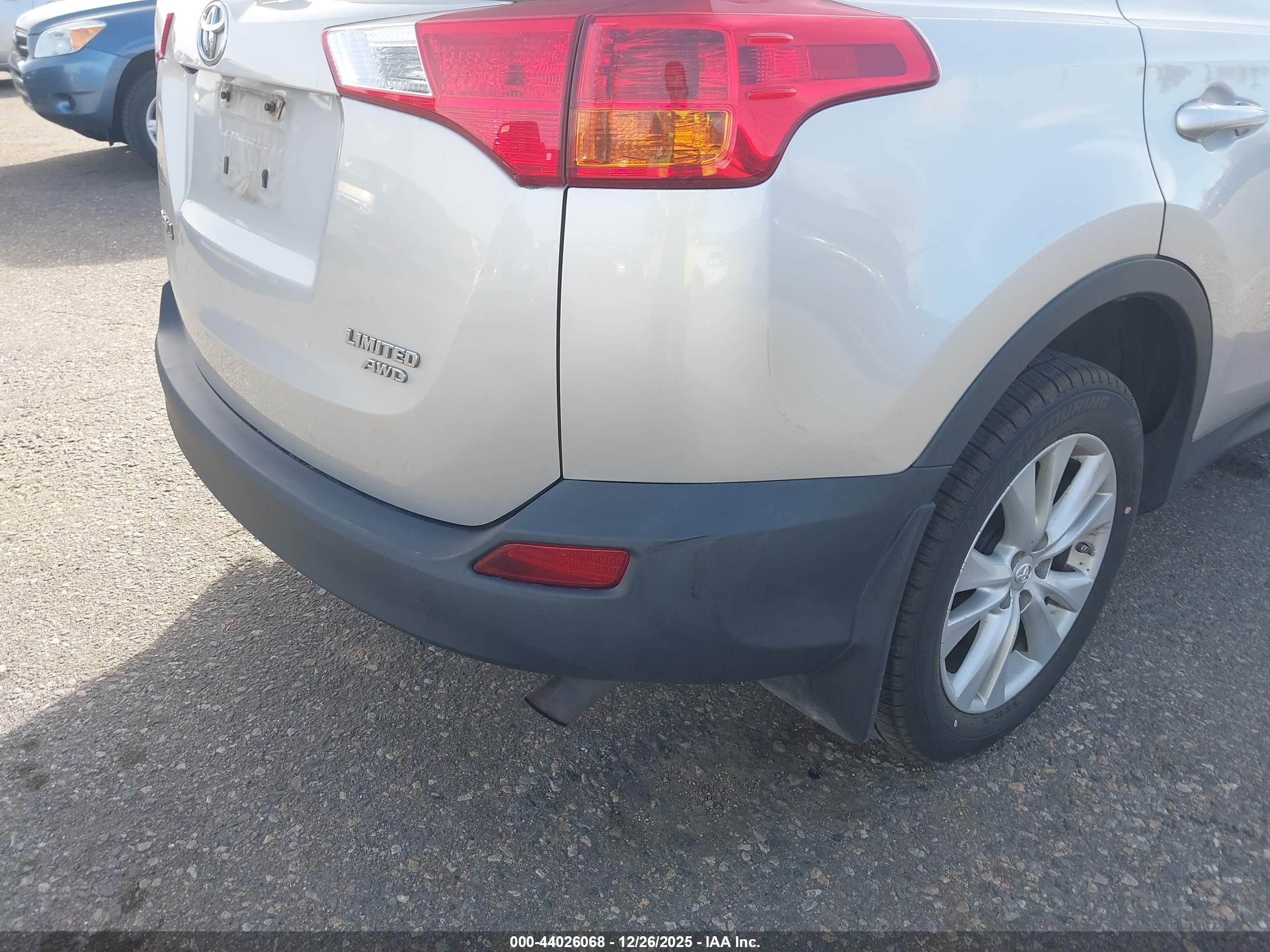TOYOTA RAV4 image 6