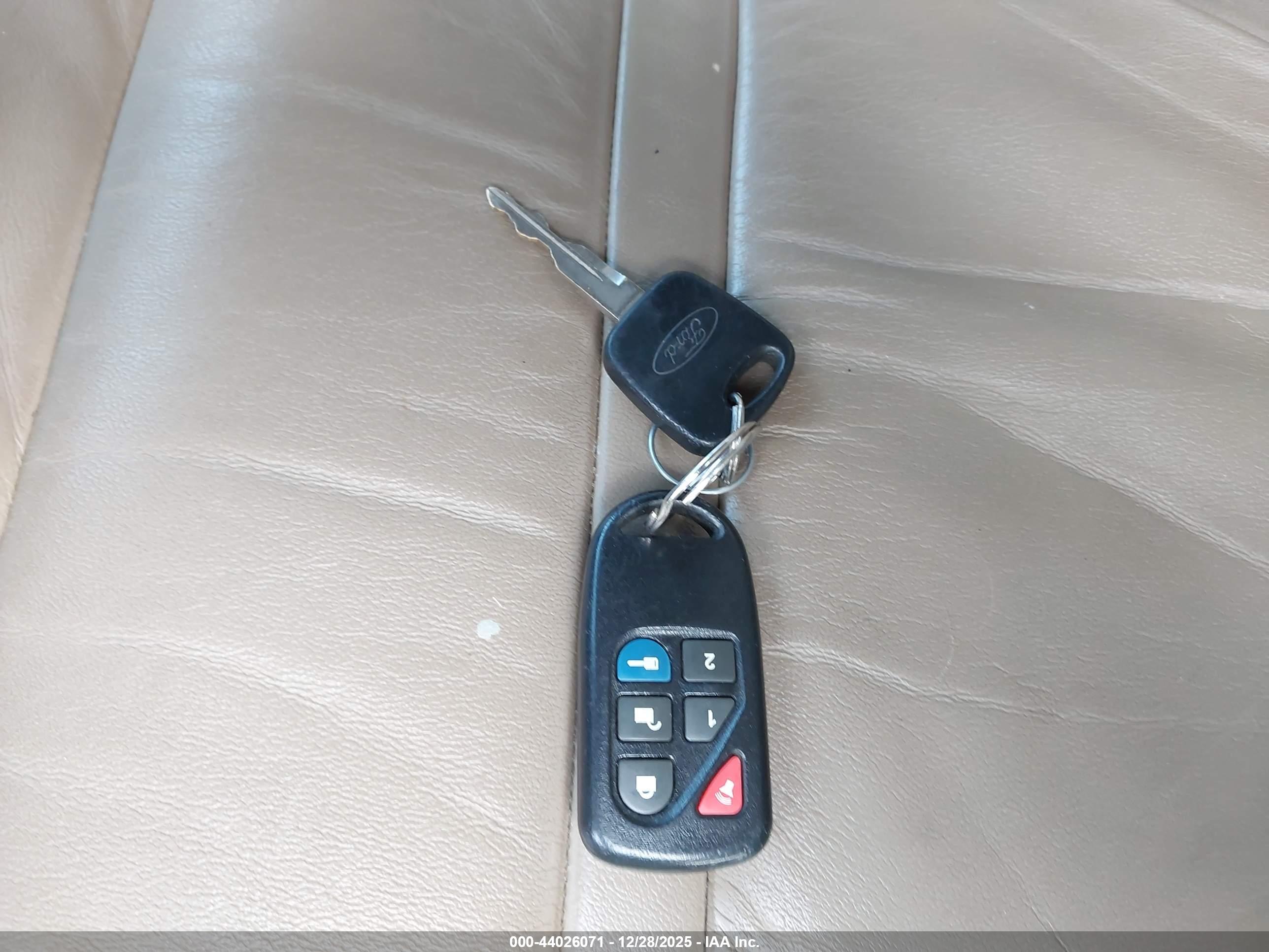 FORD EXCURSION image 11