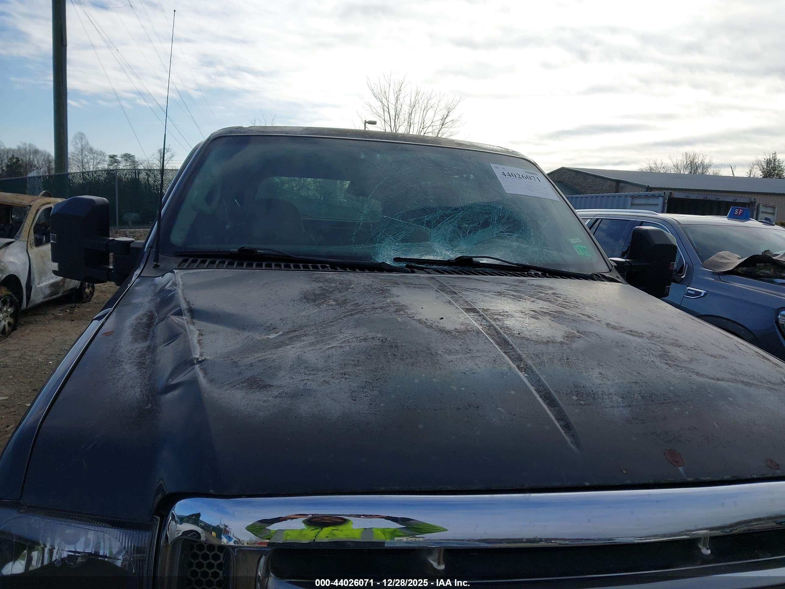 FORD EXCURSION image 6