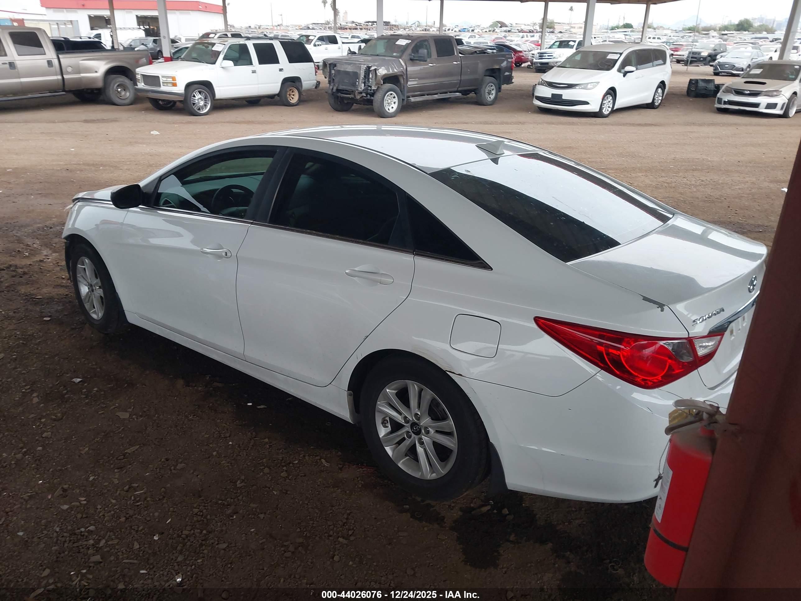 HYUNDAI SONATA image 3