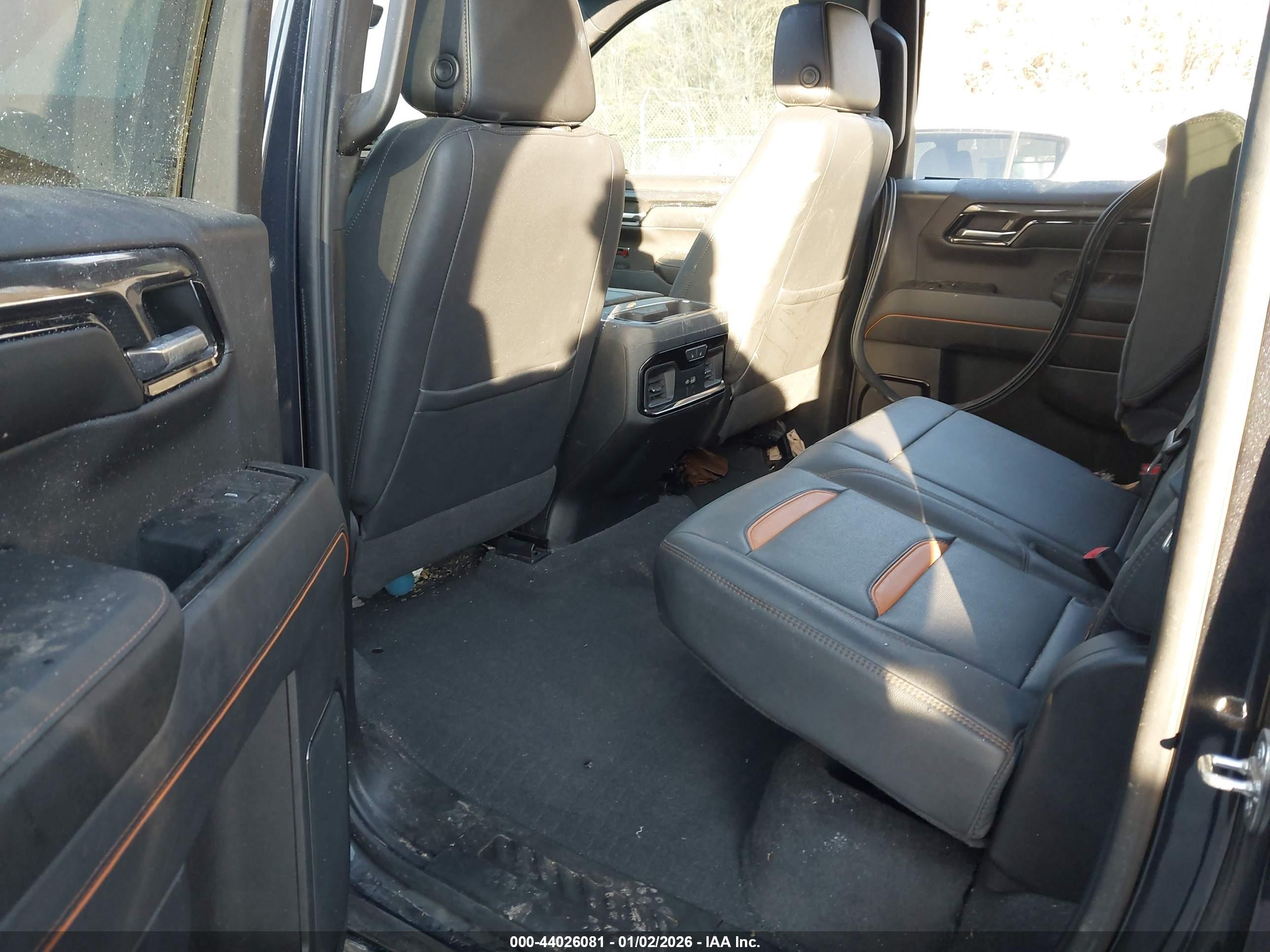 GMC SIERRA image 8