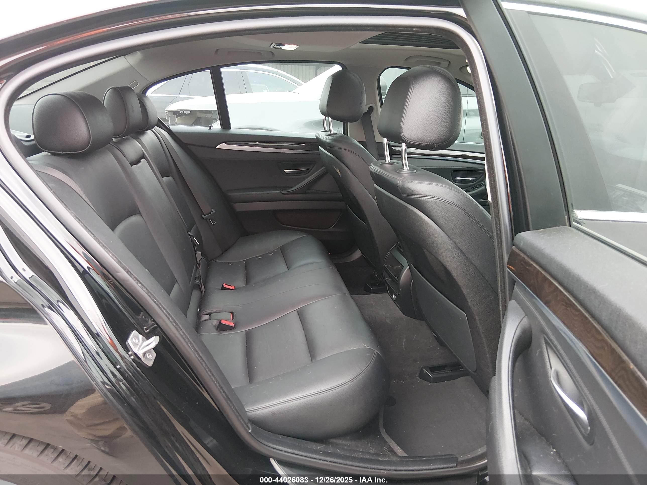 BMW 535I image 8