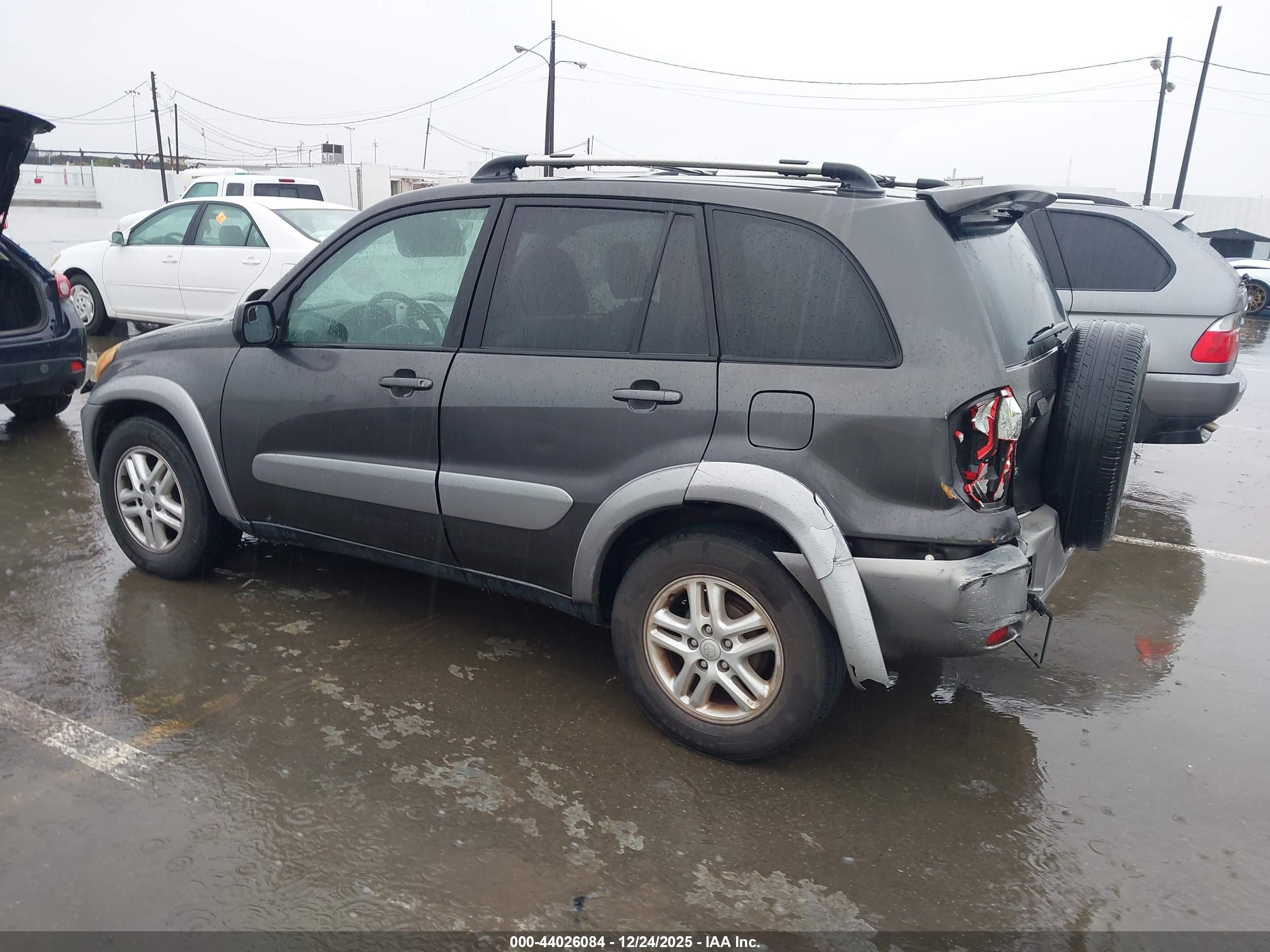 TOYOTA RAV4 image 3
