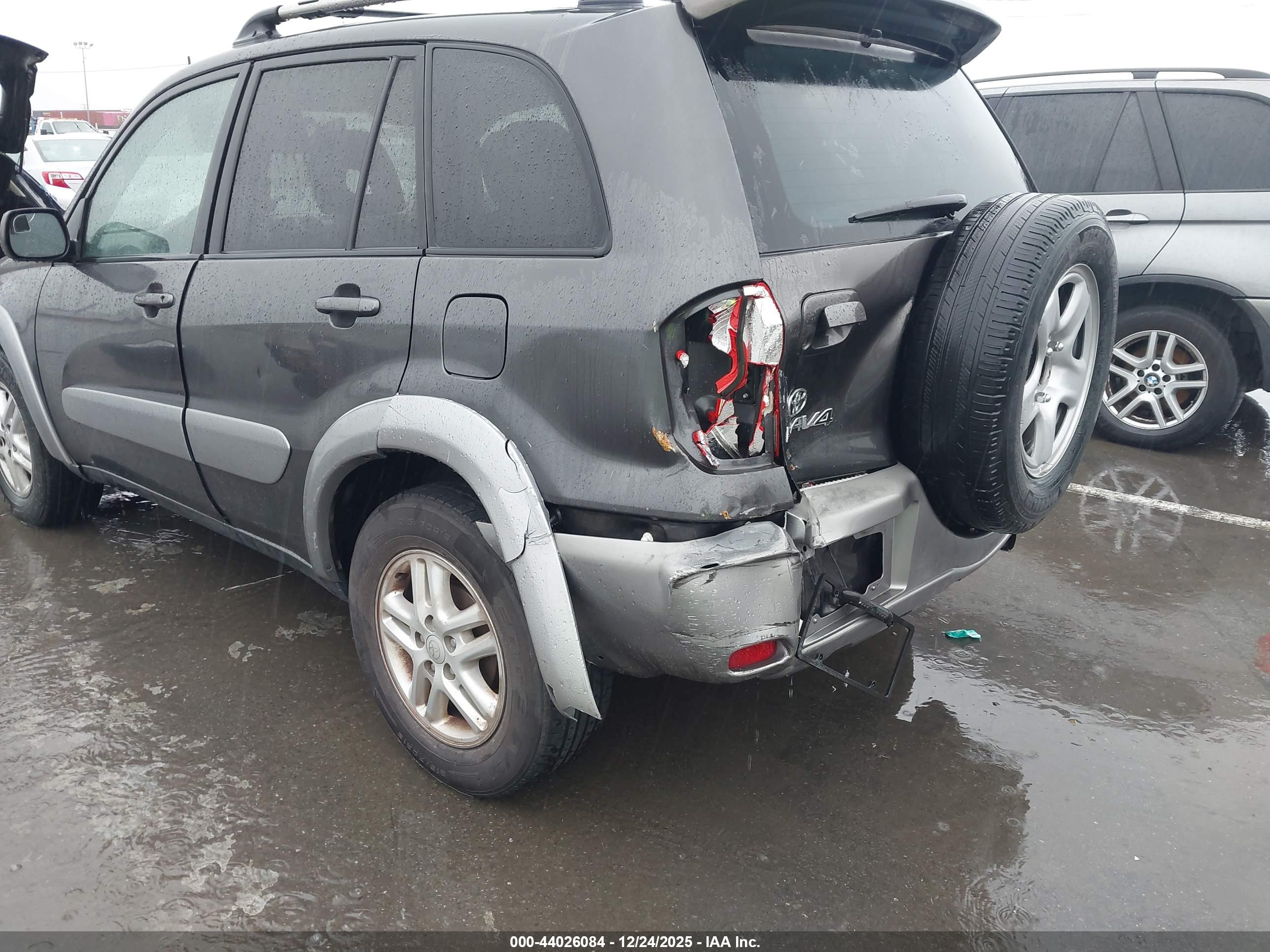 TOYOTA RAV4 image 6