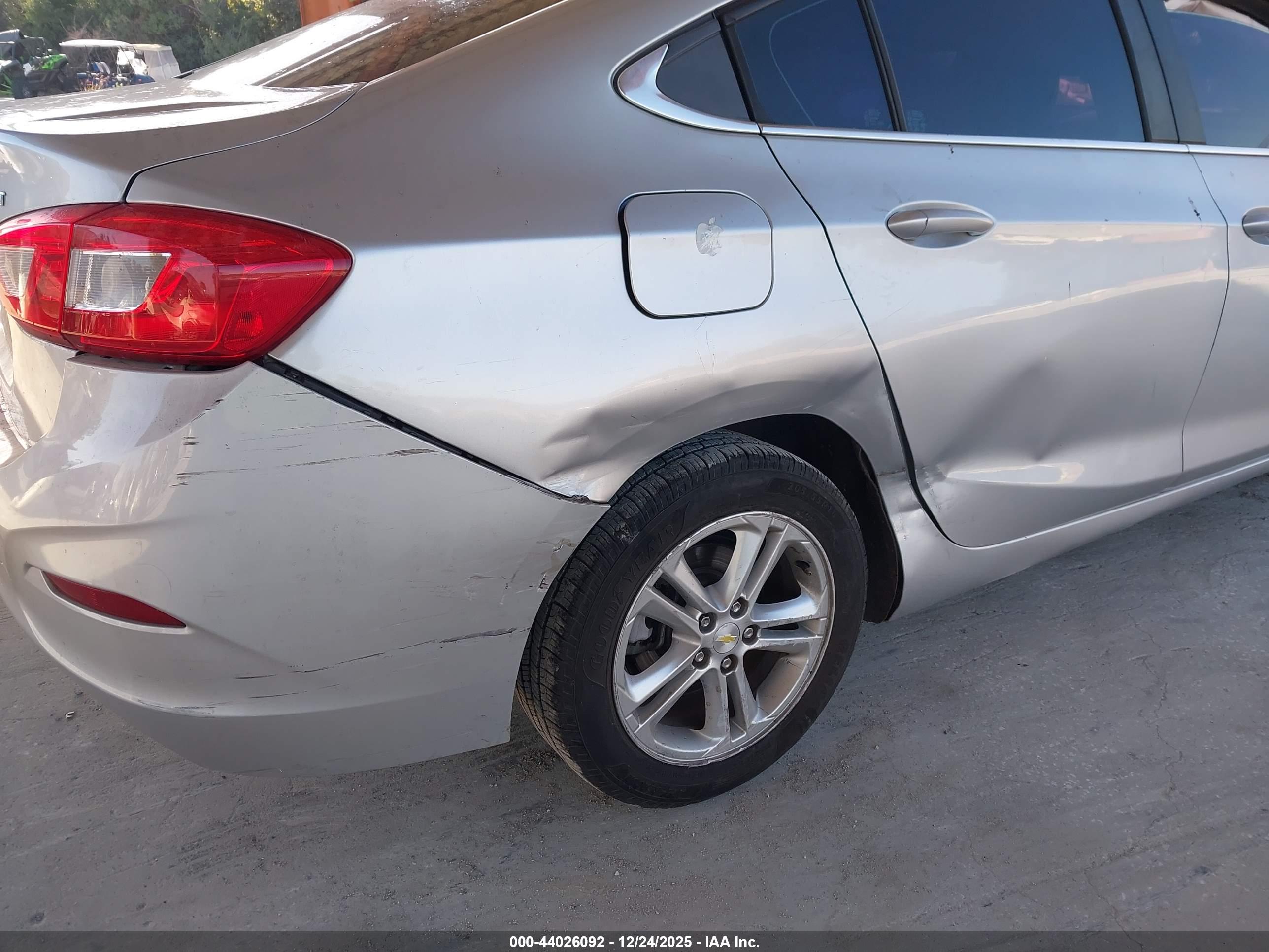 CHEVROLET CRUZE image 6