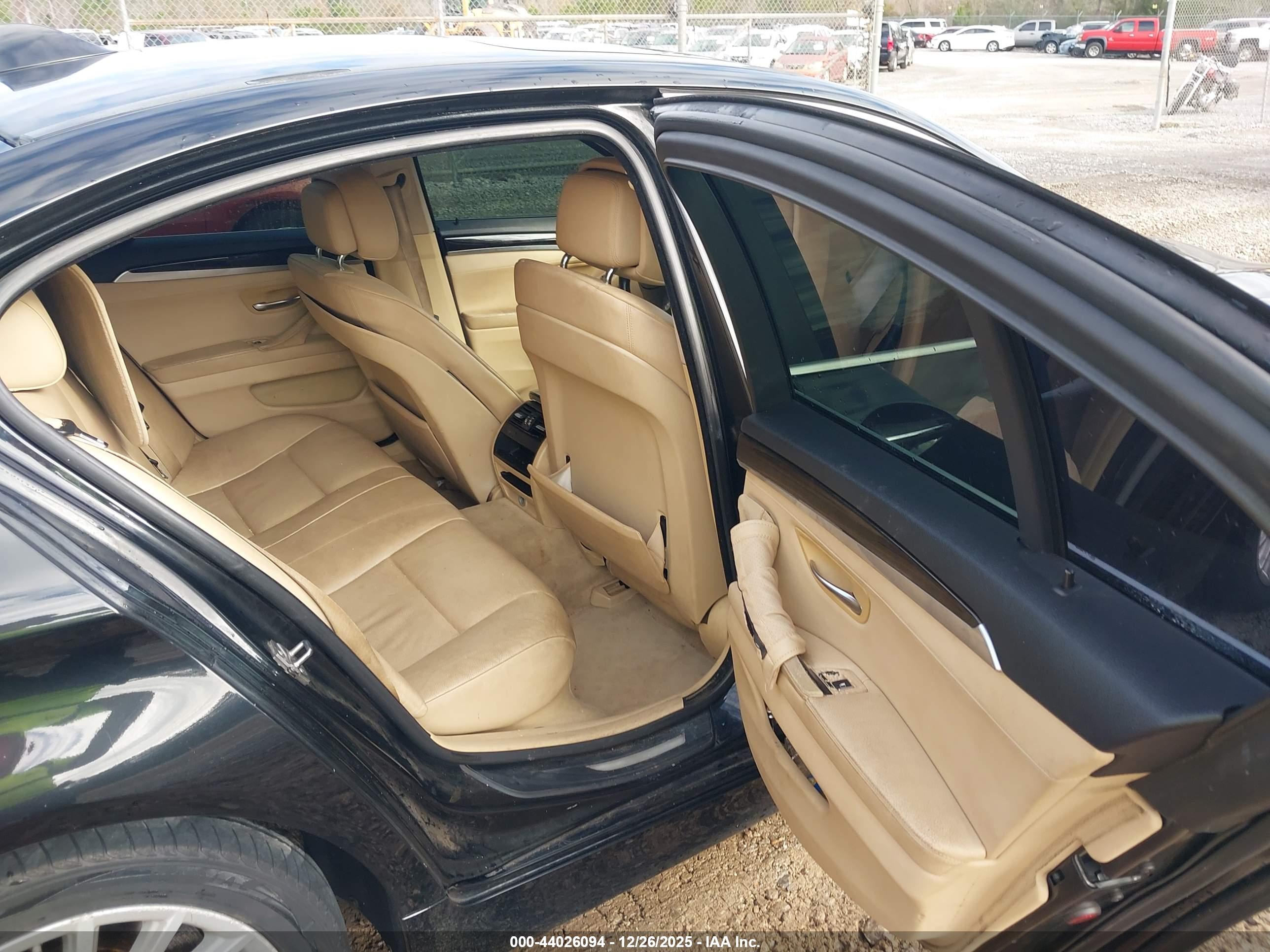 BMW 535I image 8