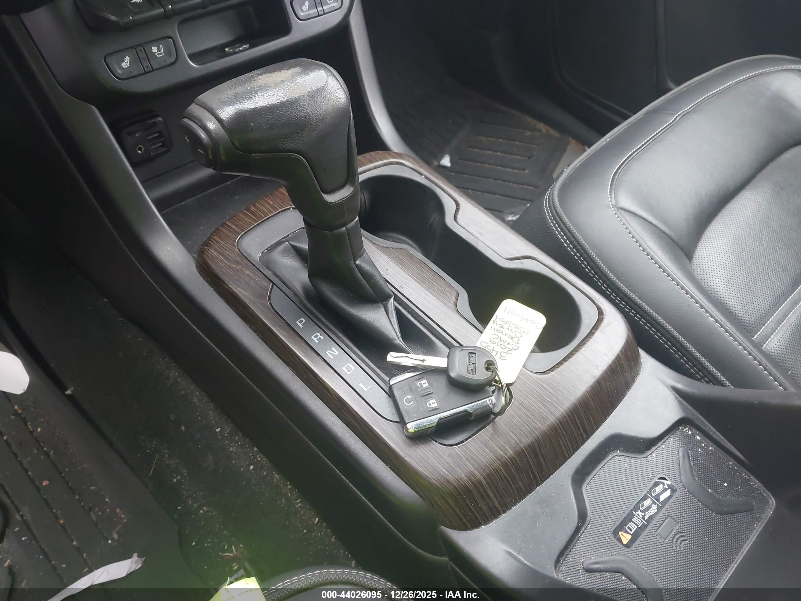 GMC CANYON image 11