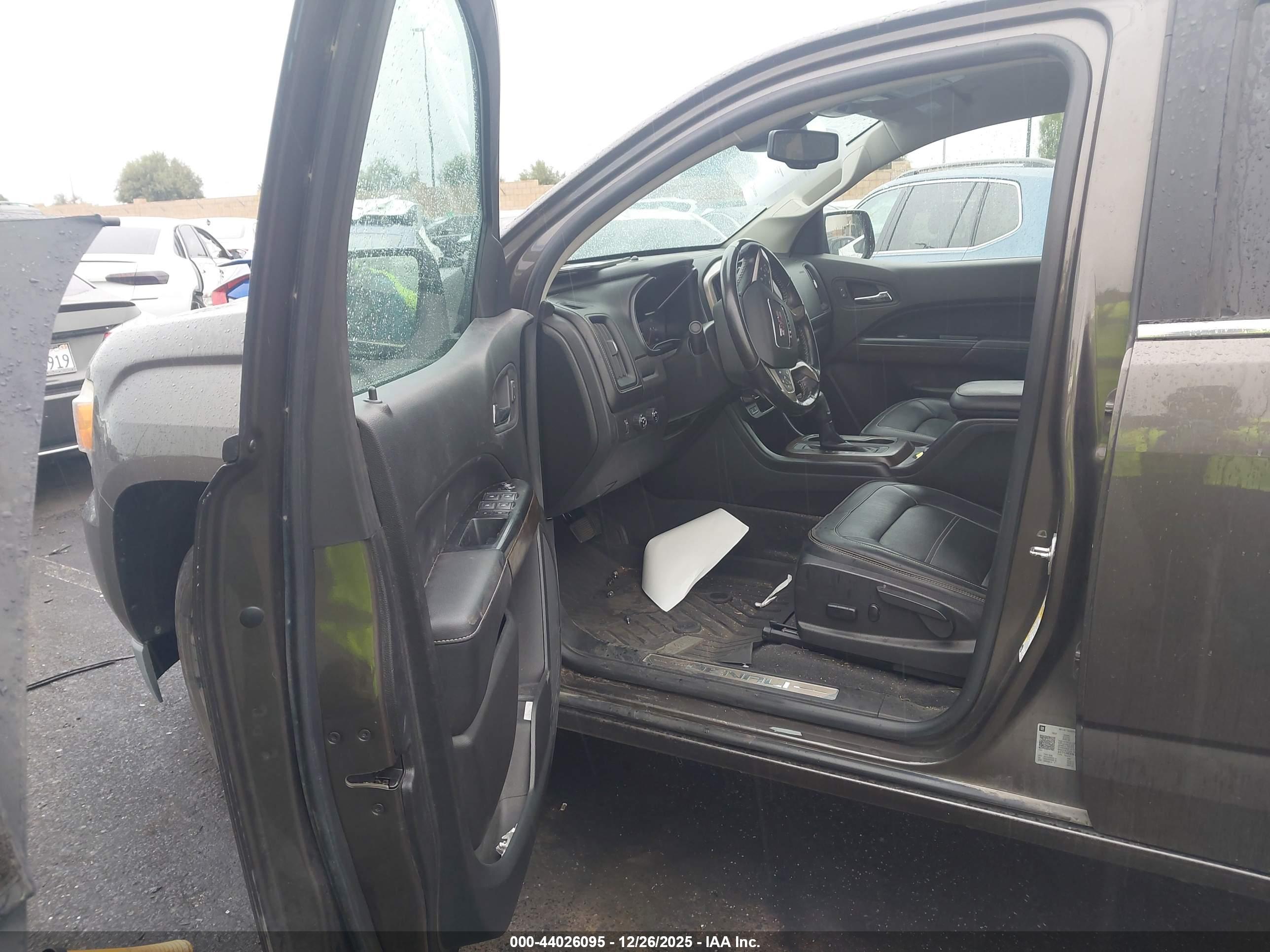 GMC CANYON image 5