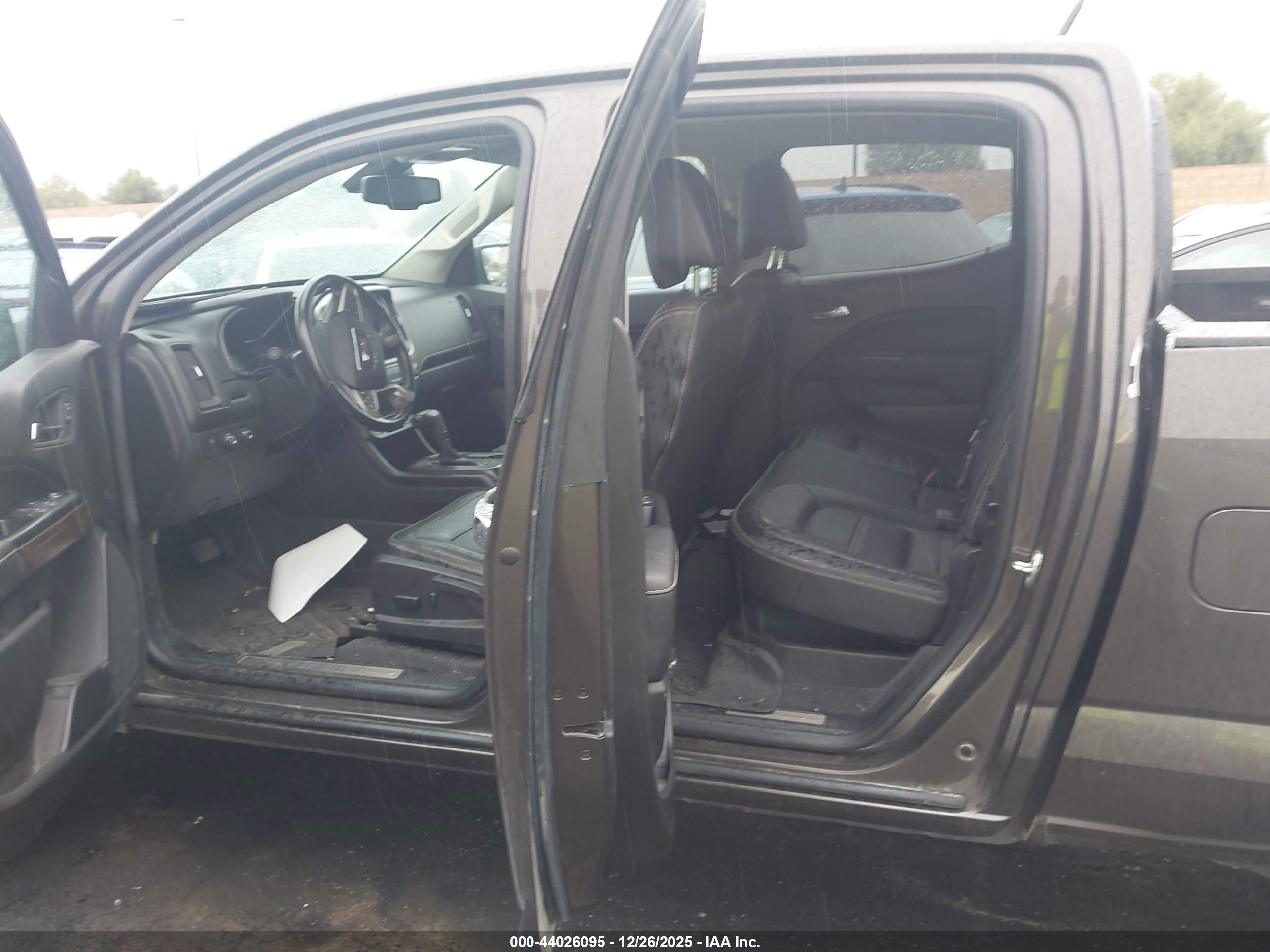 GMC CANYON image 8