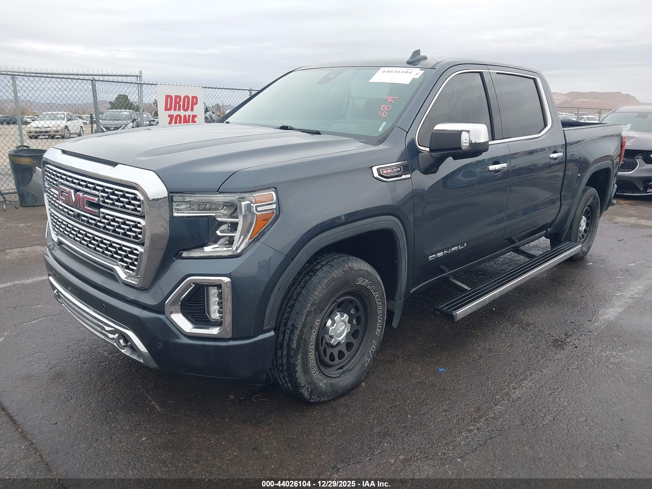 GMC SIERRA image 2