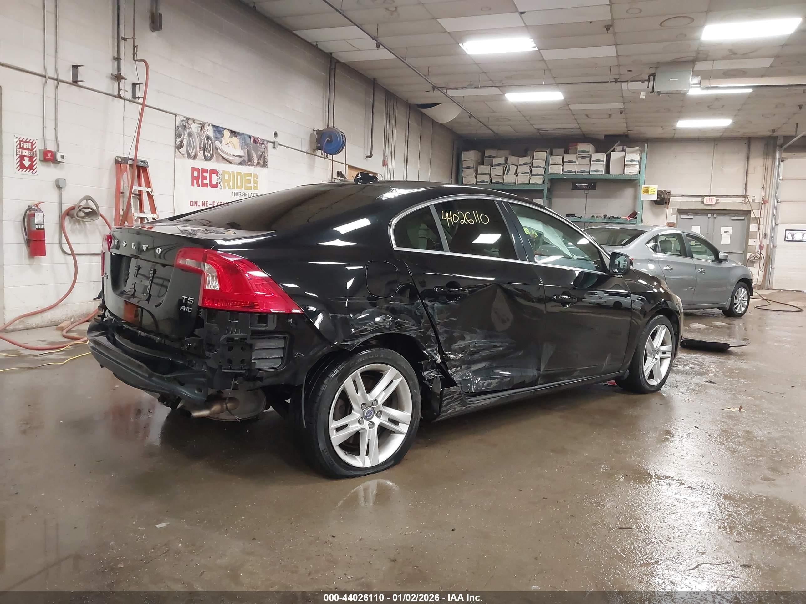 VOLVO S60 image 4