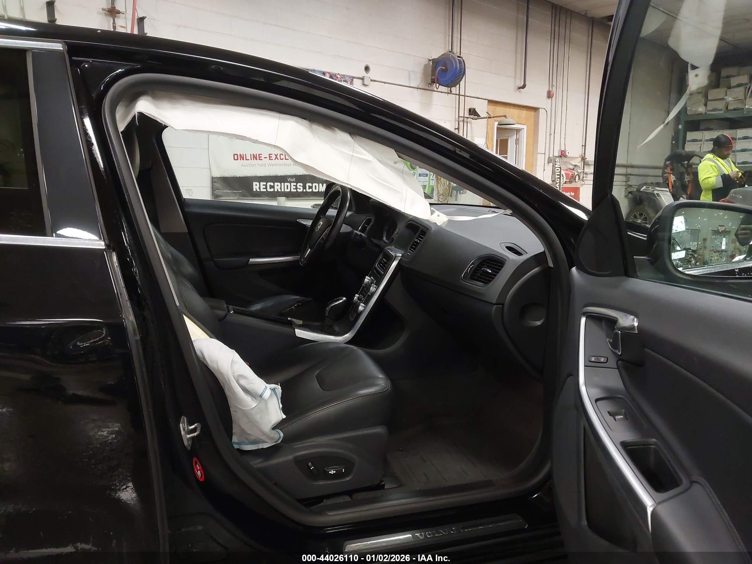 VOLVO S60 image 5