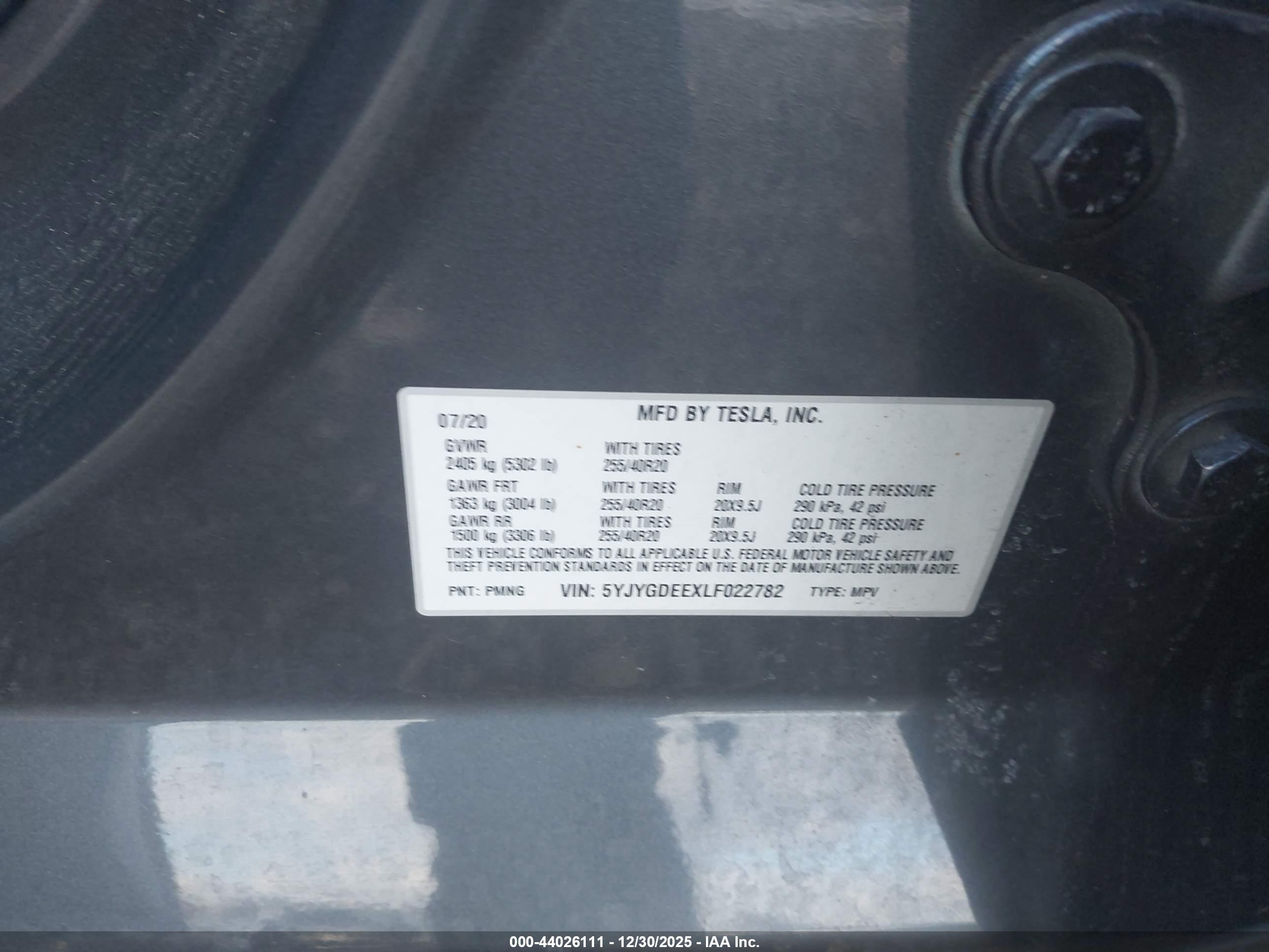 TESLA MODEL image 9