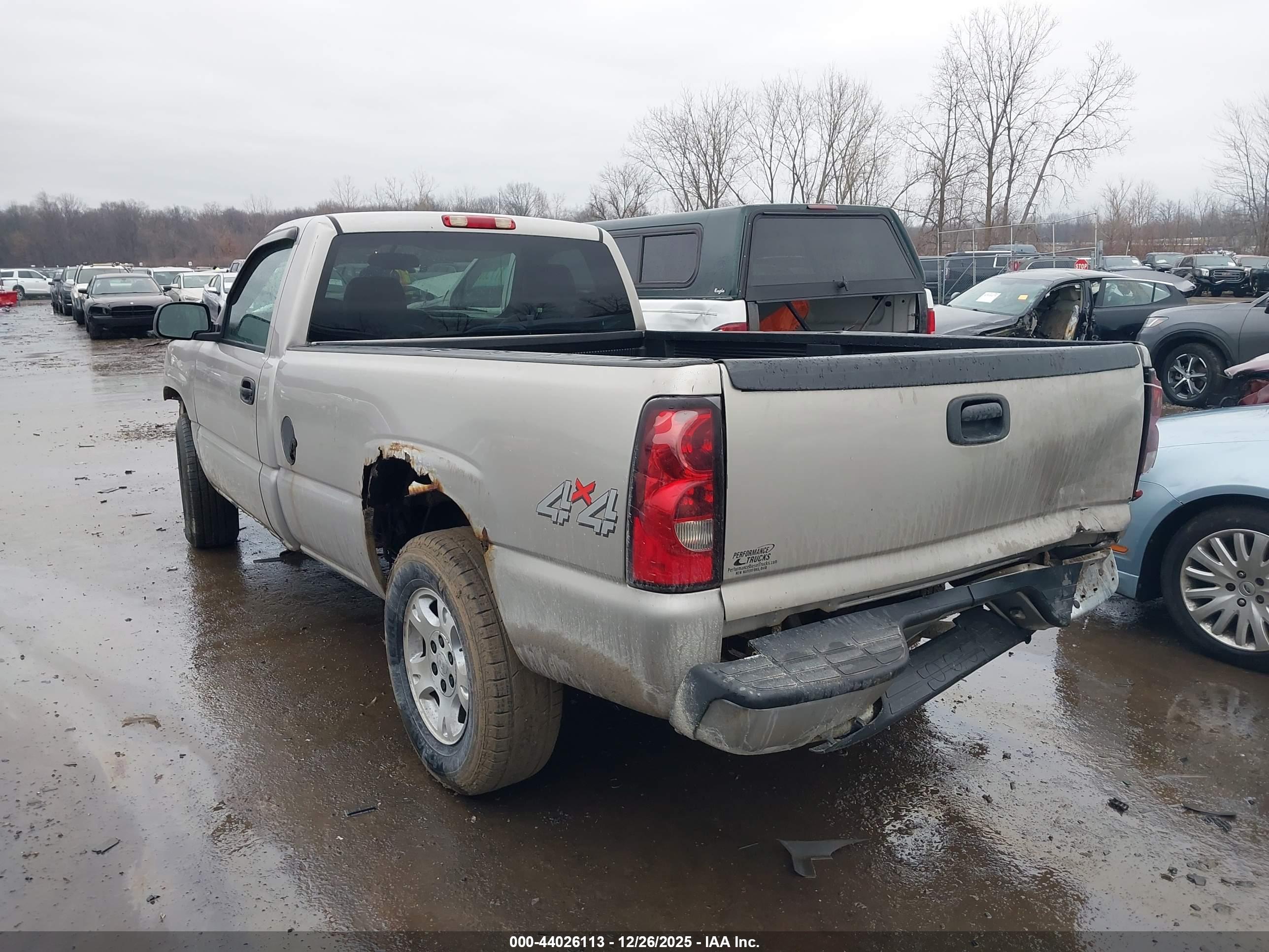 CHEVROLET SILVERADO image 3